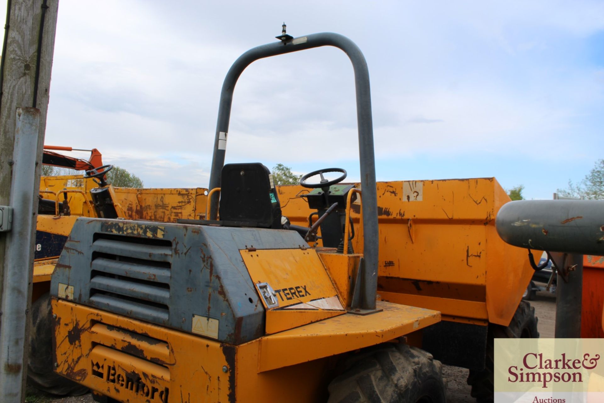 Terex/ Benford PT6000 6T 4WD dumper. 2004. Showing 1,071 hours. Model 6002 PTR. Serial number - Image 5 of 20