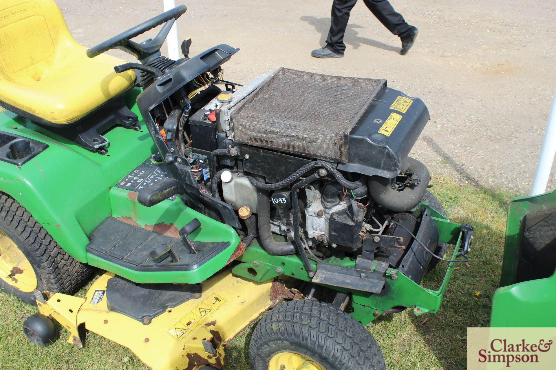 John Deere GX355 diesel ride-on mower. - Image 30 of 33