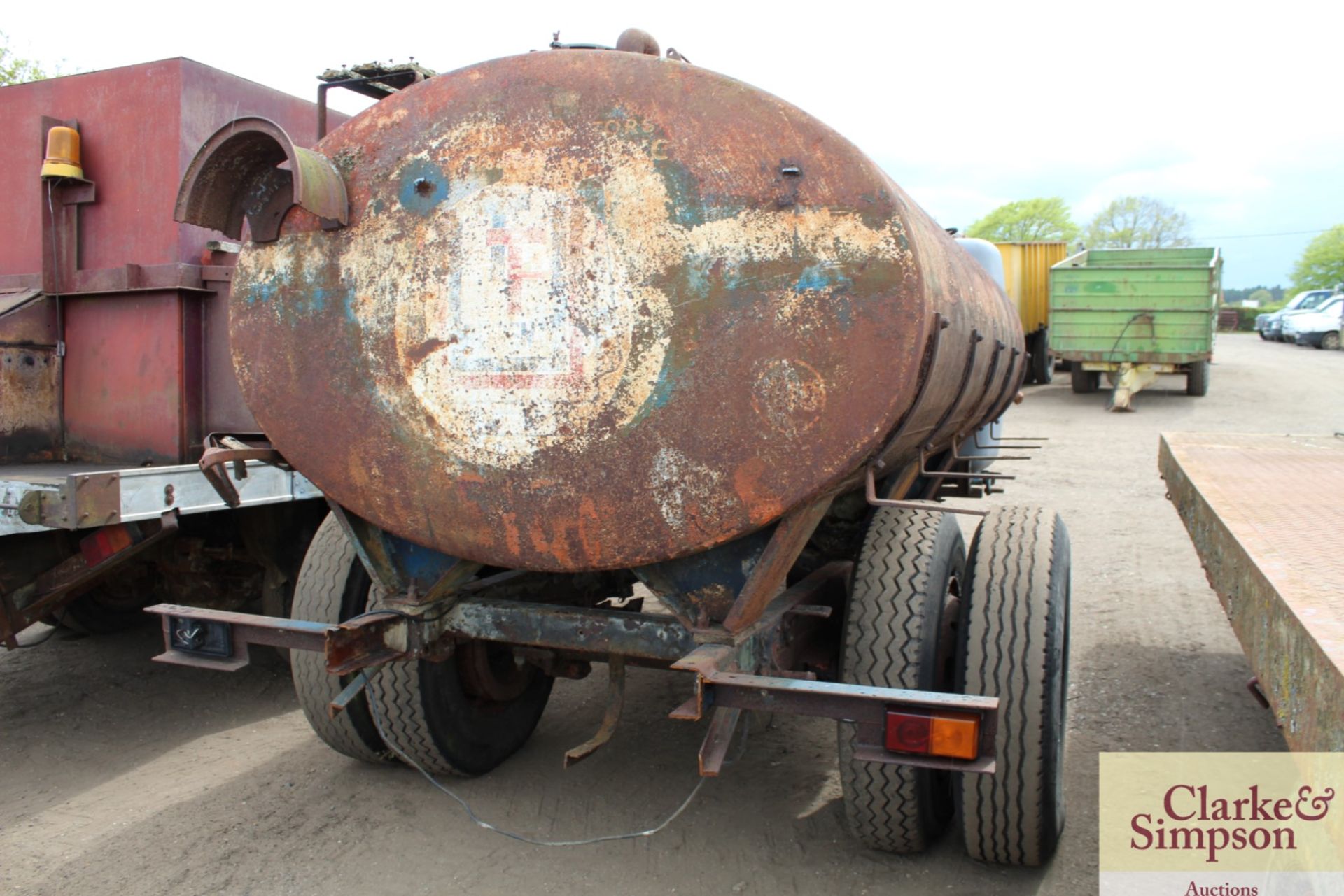 Single axle 1,100G 3 compartment water bowser. With 600L mixing tank and induction hopper. * - Image 3 of 11