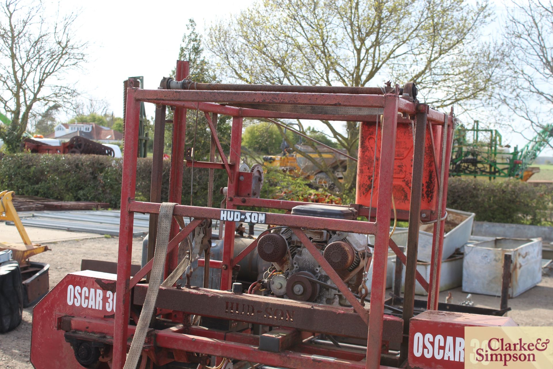 Hud-Son Oscar 30in portable trailer mounted saw mill. With Vanguard V-twin petrol engine. - Image 7 of 14