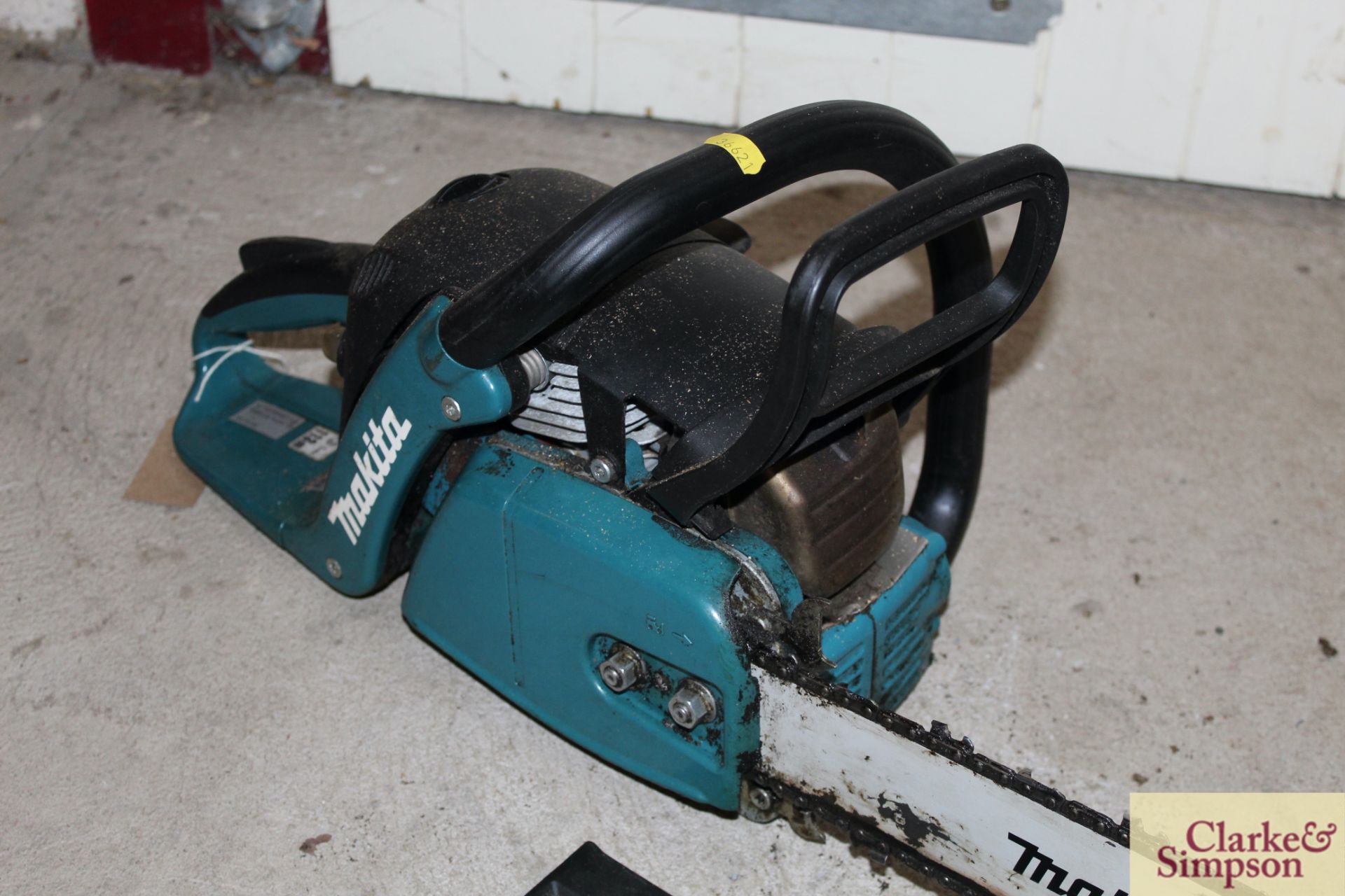 Makita chainsaw. - Image 5 of 9