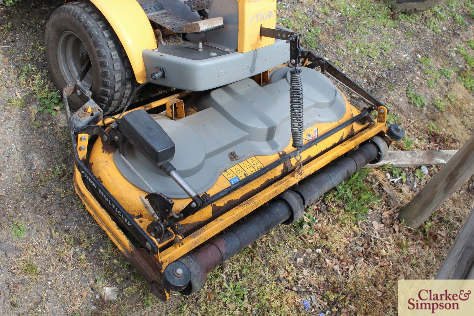 Stiga Park Comfort ride-on mower. - Image 5 of 8