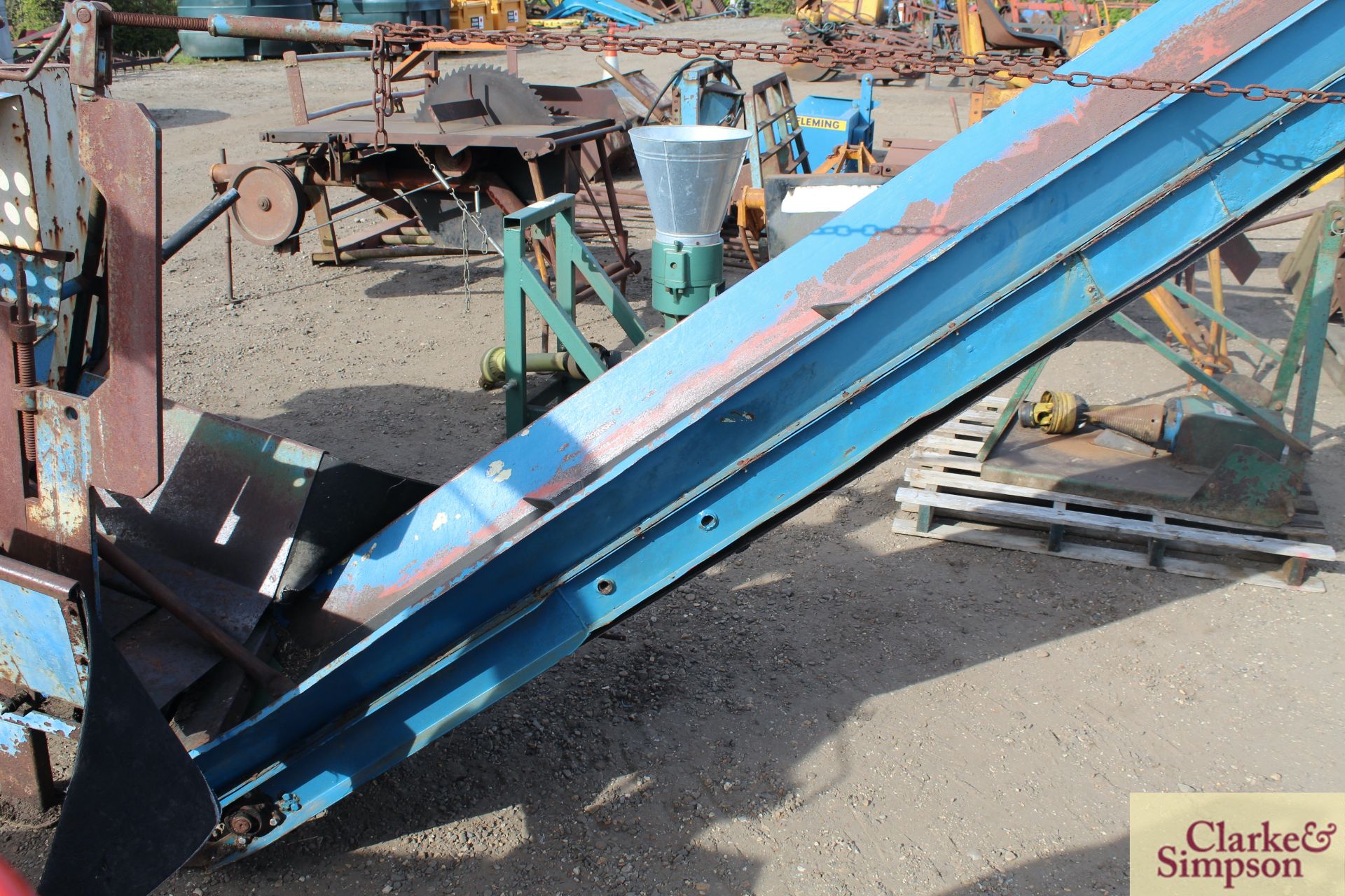 **CATALOGUE CHANGE** Transaw (Posch) linkage mounted PTO driven firewood processor. With circular - Image 12 of 15