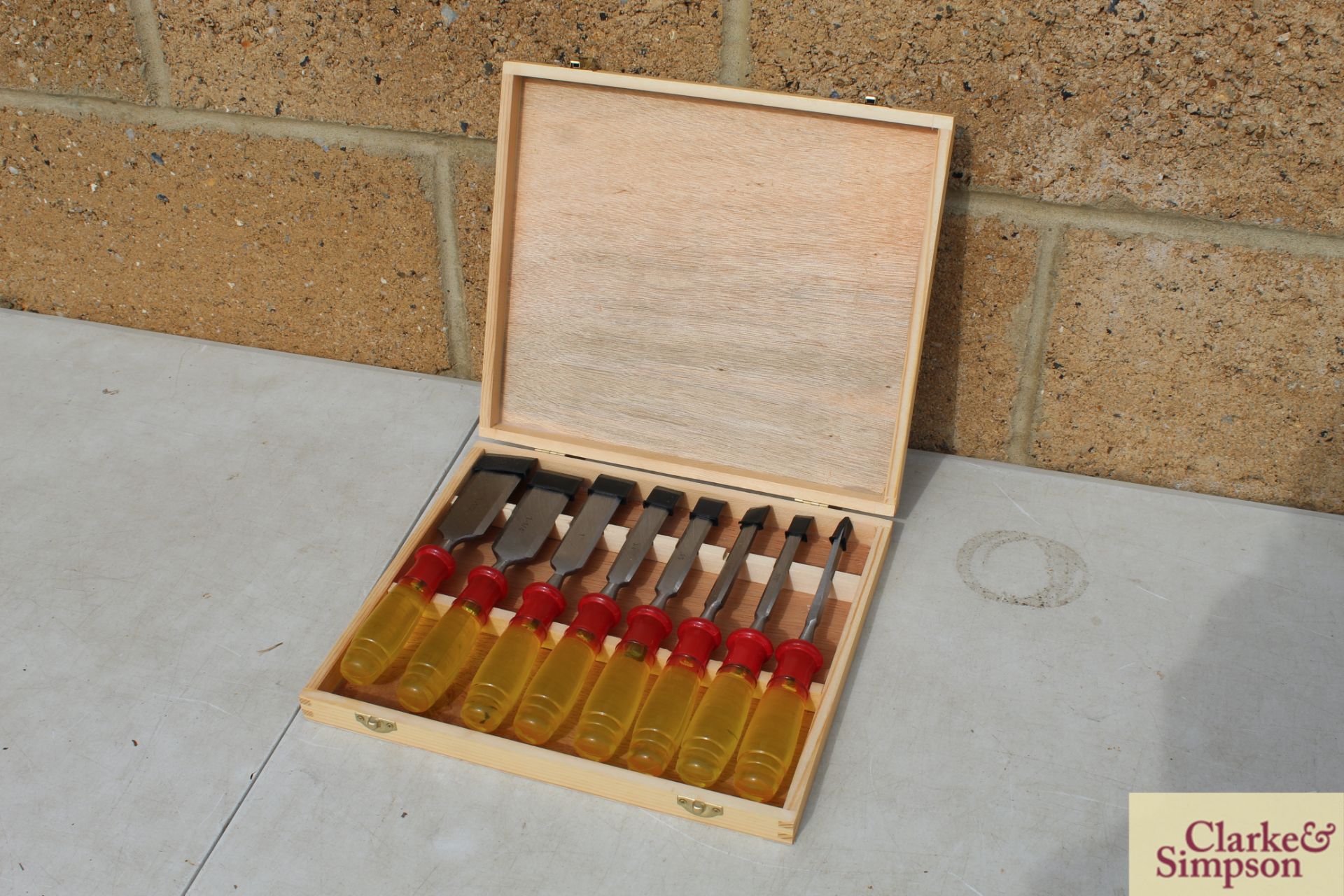 Professional chisel set. *