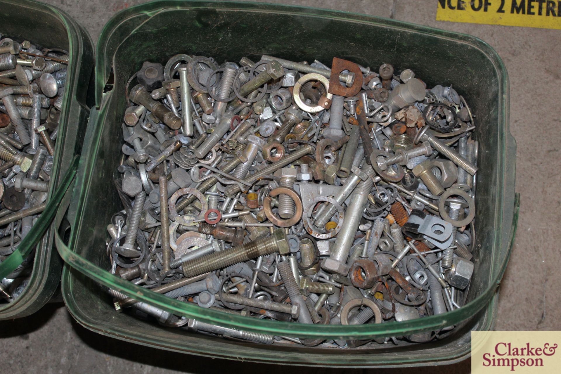 Large quantity of mixed nuts and bolts. * - Image 2 of 3