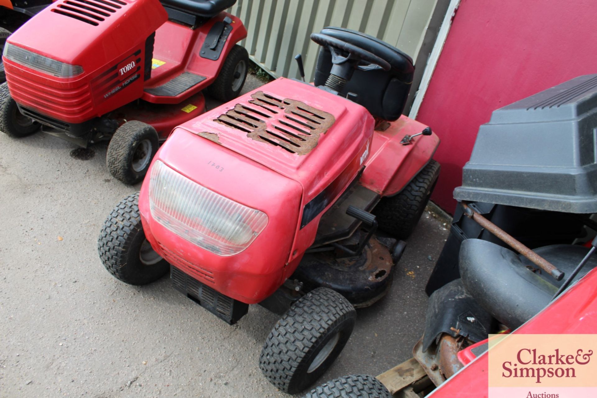 MTD 36in ride-on mower. - Image 2 of 4