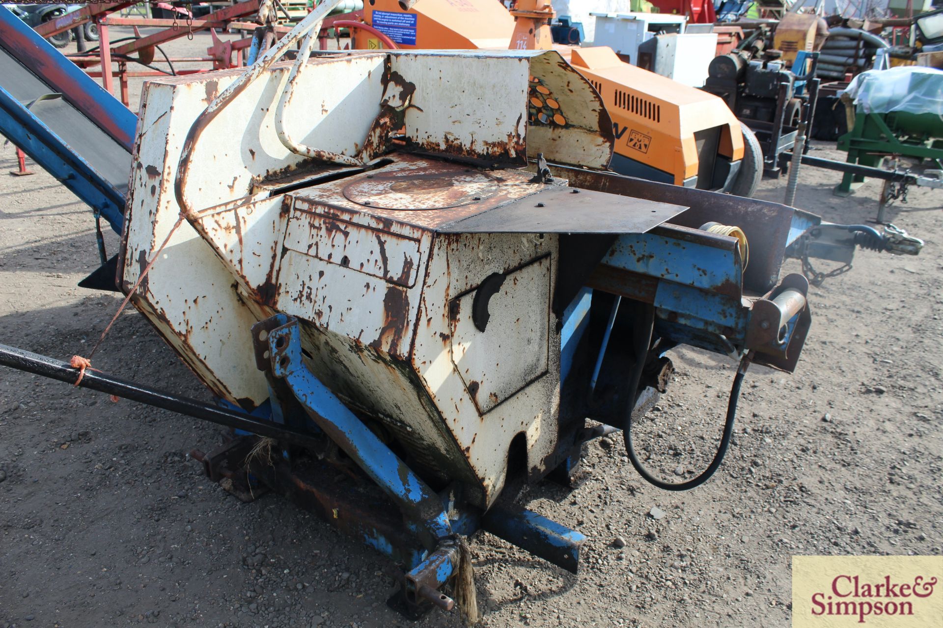 **CATALOGUE CHANGE** Transaw (Posch) linkage mounted PTO driven firewood processor. With circular - Image 3 of 15