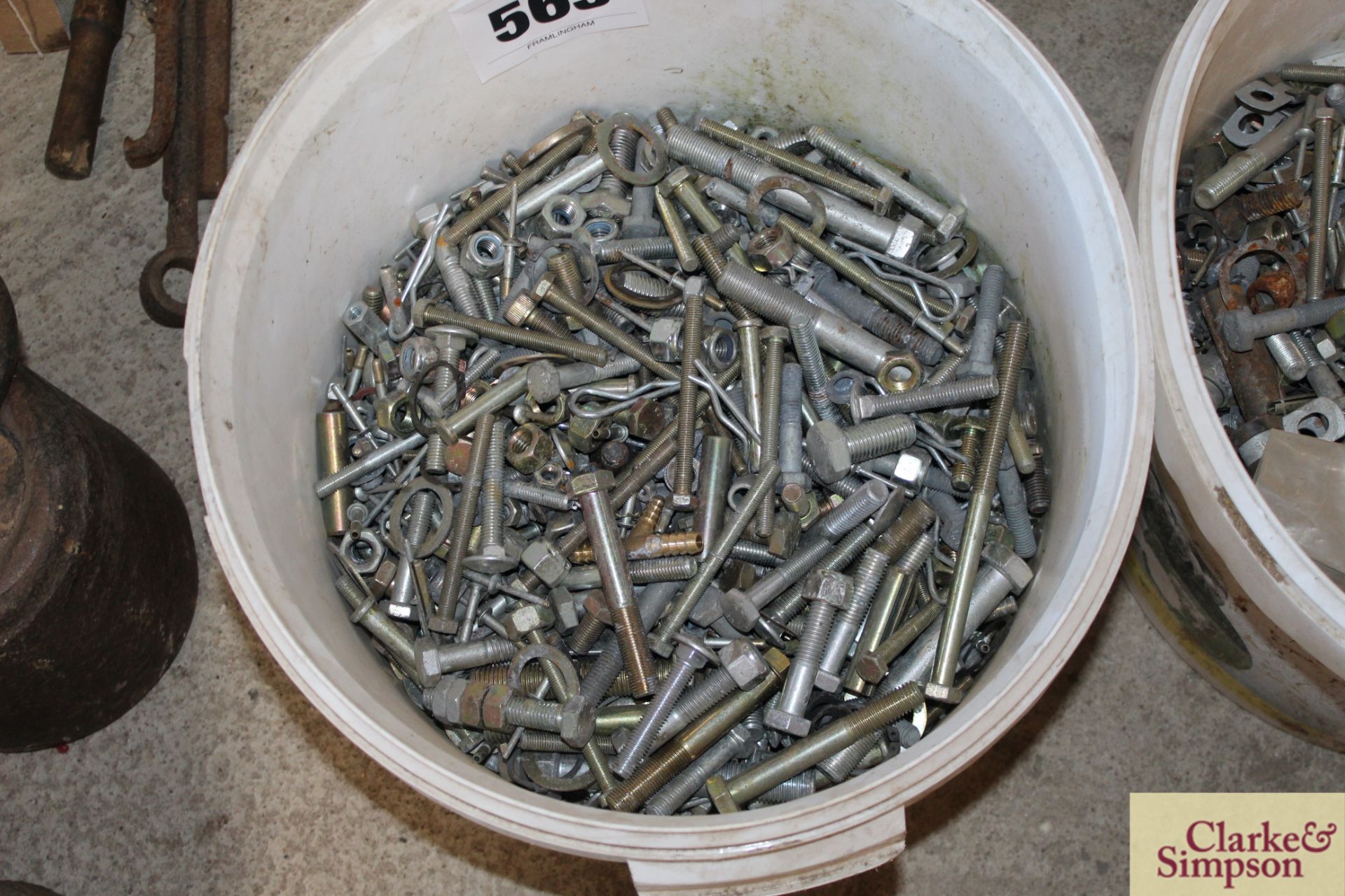 Large quantity of mixed nuts and bolts. * - Image 2 of 3