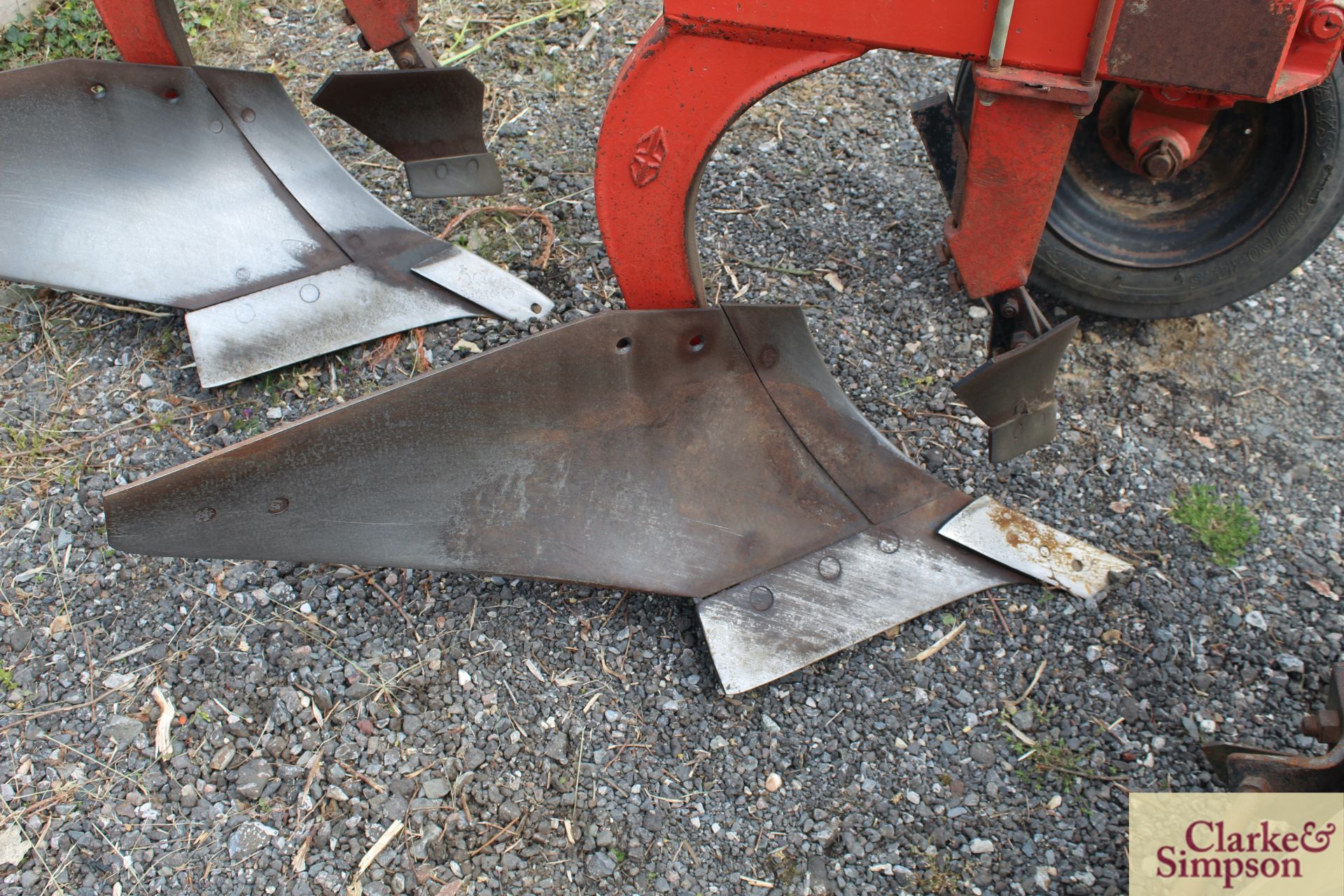 Gregoire Besson RB47 5F reversible plough. 2004. Serial number 30463. * - Image 8 of 21