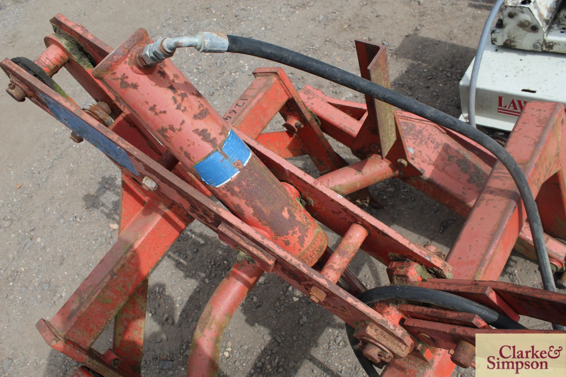 Kuhn up and over drill linkage for power harrow. * - Image 5 of 6