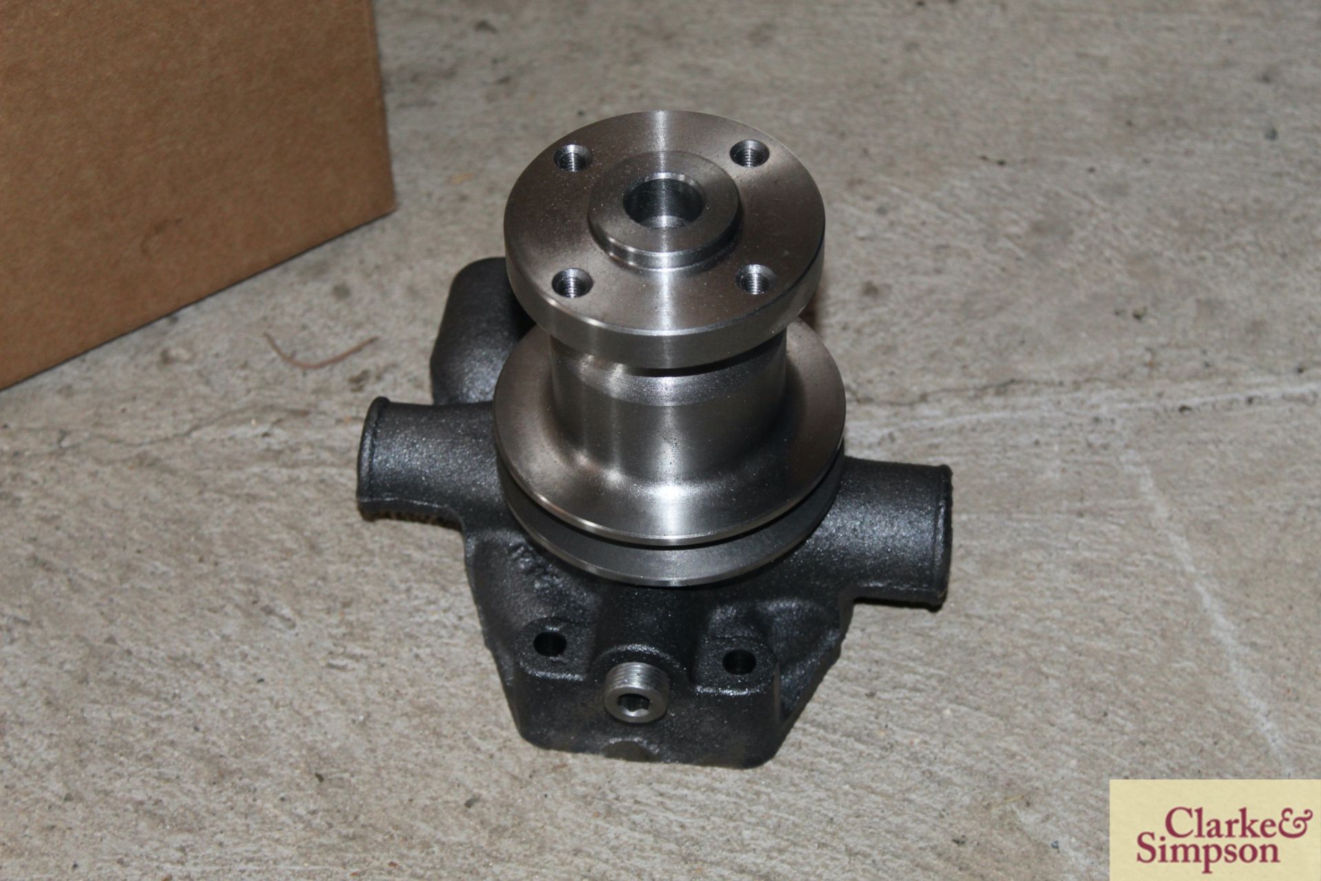 Fordson Dexta Water Pump - New. * - Image 3 of 4