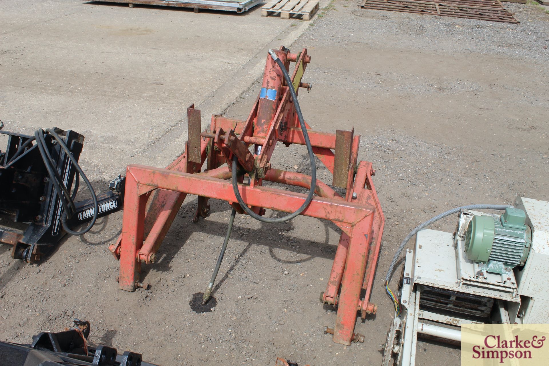 Kuhn up and over drill linkage for power harrow. * - Image 4 of 6