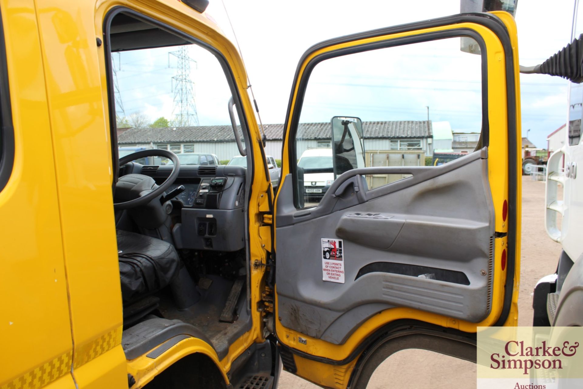 Mitsubishi Canter 7.5T crew cab 4x2 tilt and silde recovery lorry. Registration HX08 XKD. Date of - Image 21 of 30