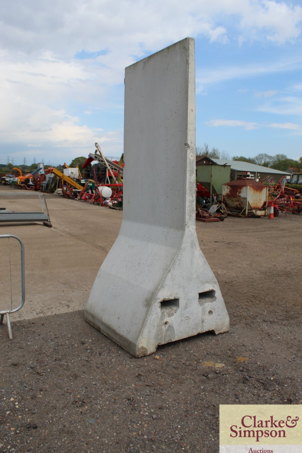 15x Taperbloc XL 3m concrete section A-frame walling. Remainder to be collected from Sibton. Loading - Image 4 of 6