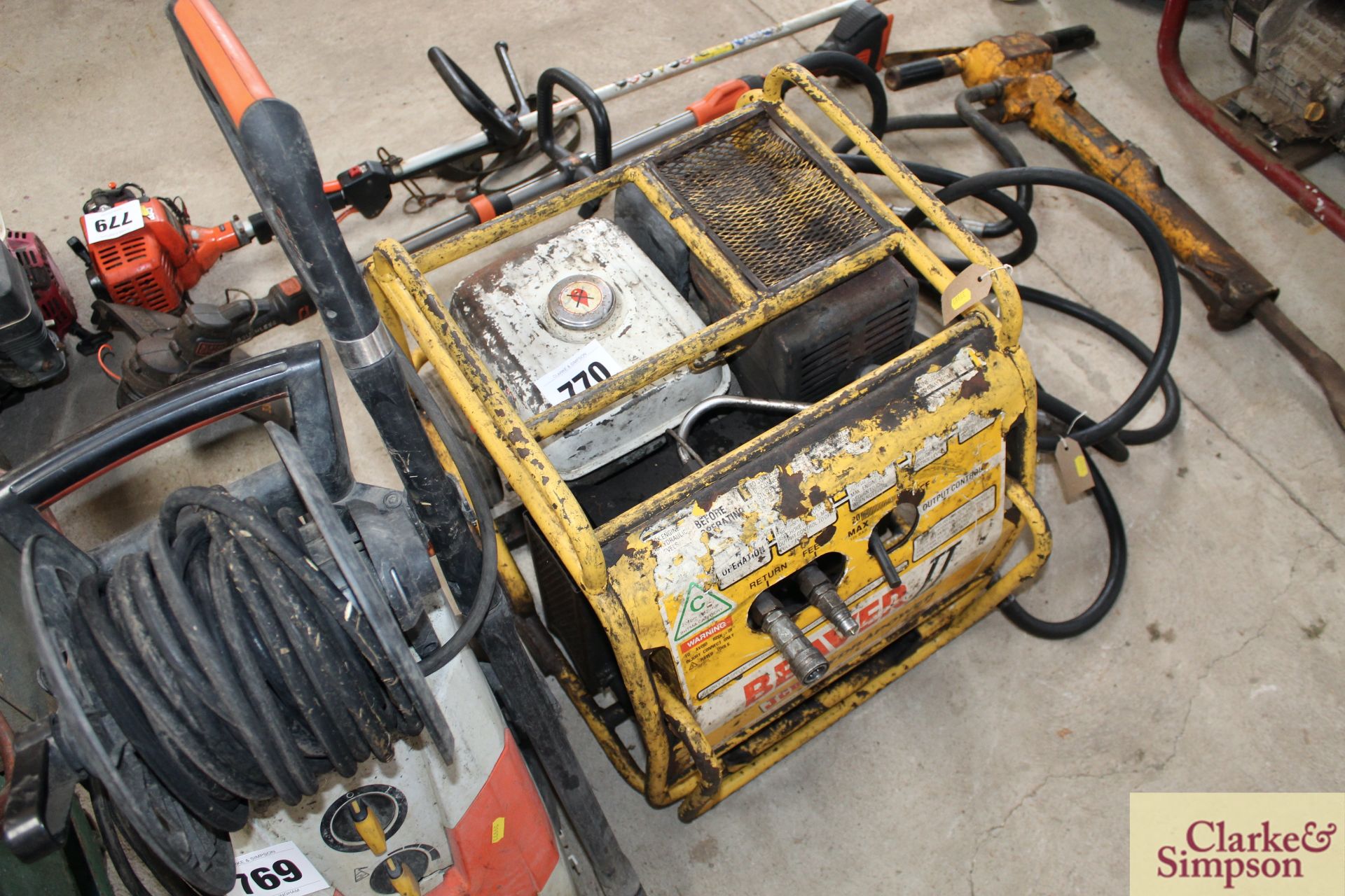 JCB Beaver hydraulic power pack with breaker gun.