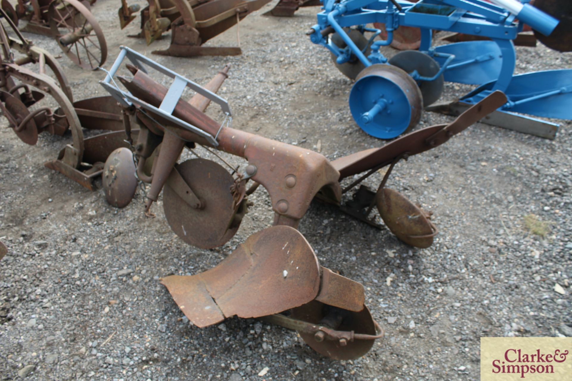 Ferguson butterfly reversible plough. - Image 4 of 5