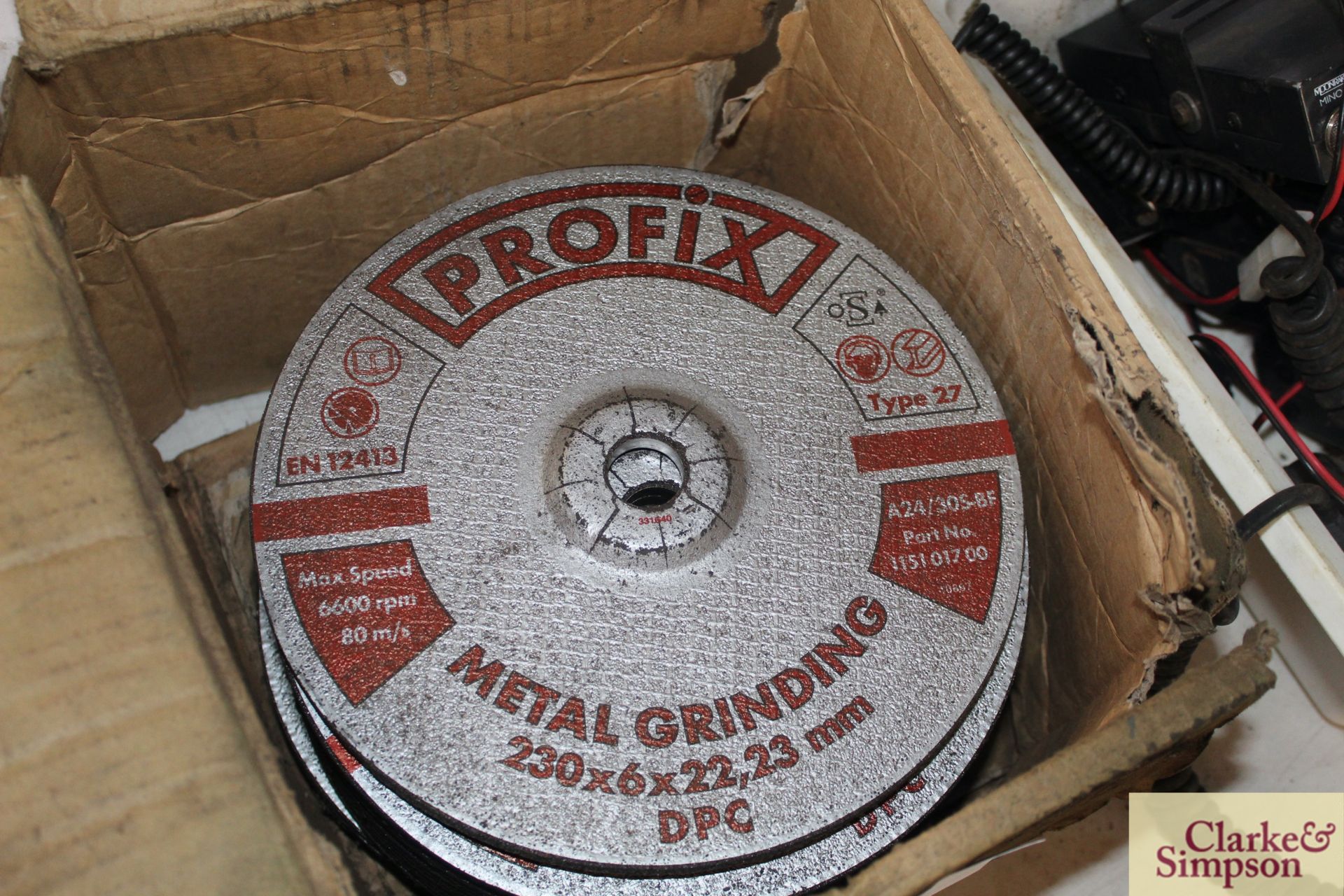 16x 9in grinding discs. * - Image 2 of 2