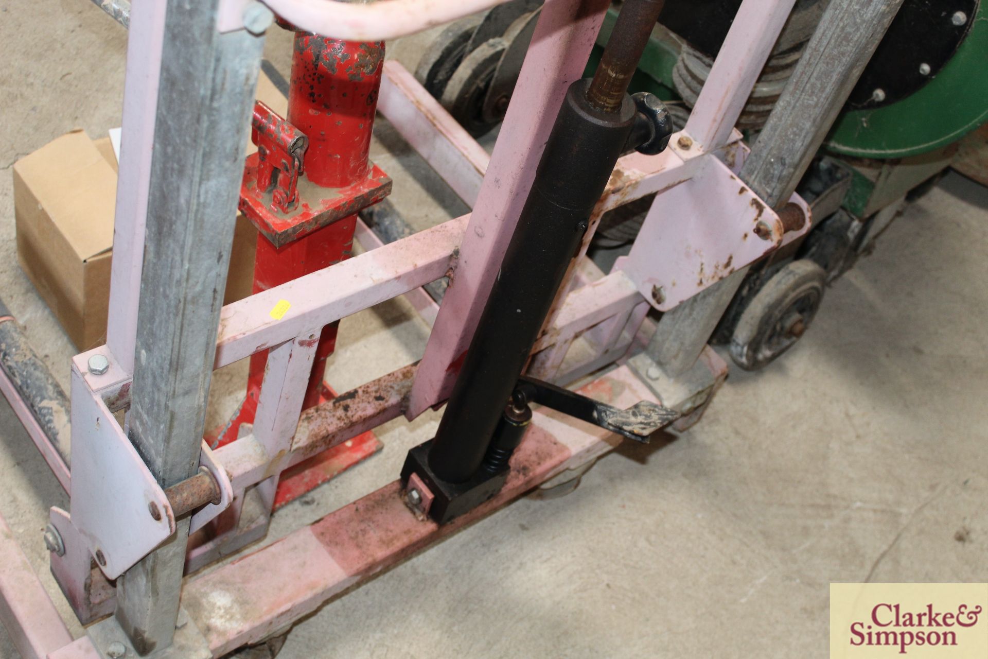 AC hydraulics wheel lifter/ rotator. * - Image 3 of 4