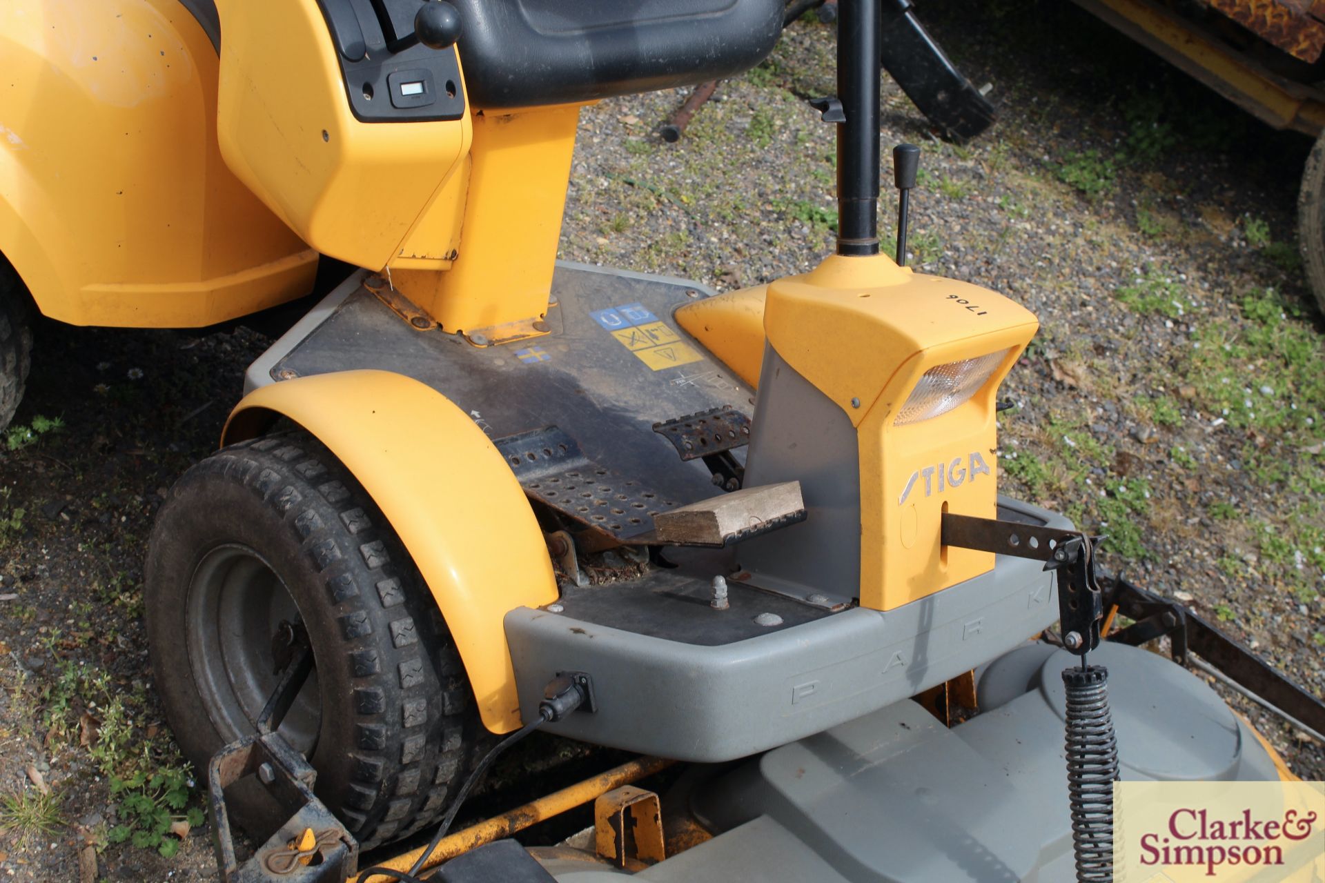 Stiga Park Comfort ride-on mower. - Image 6 of 8