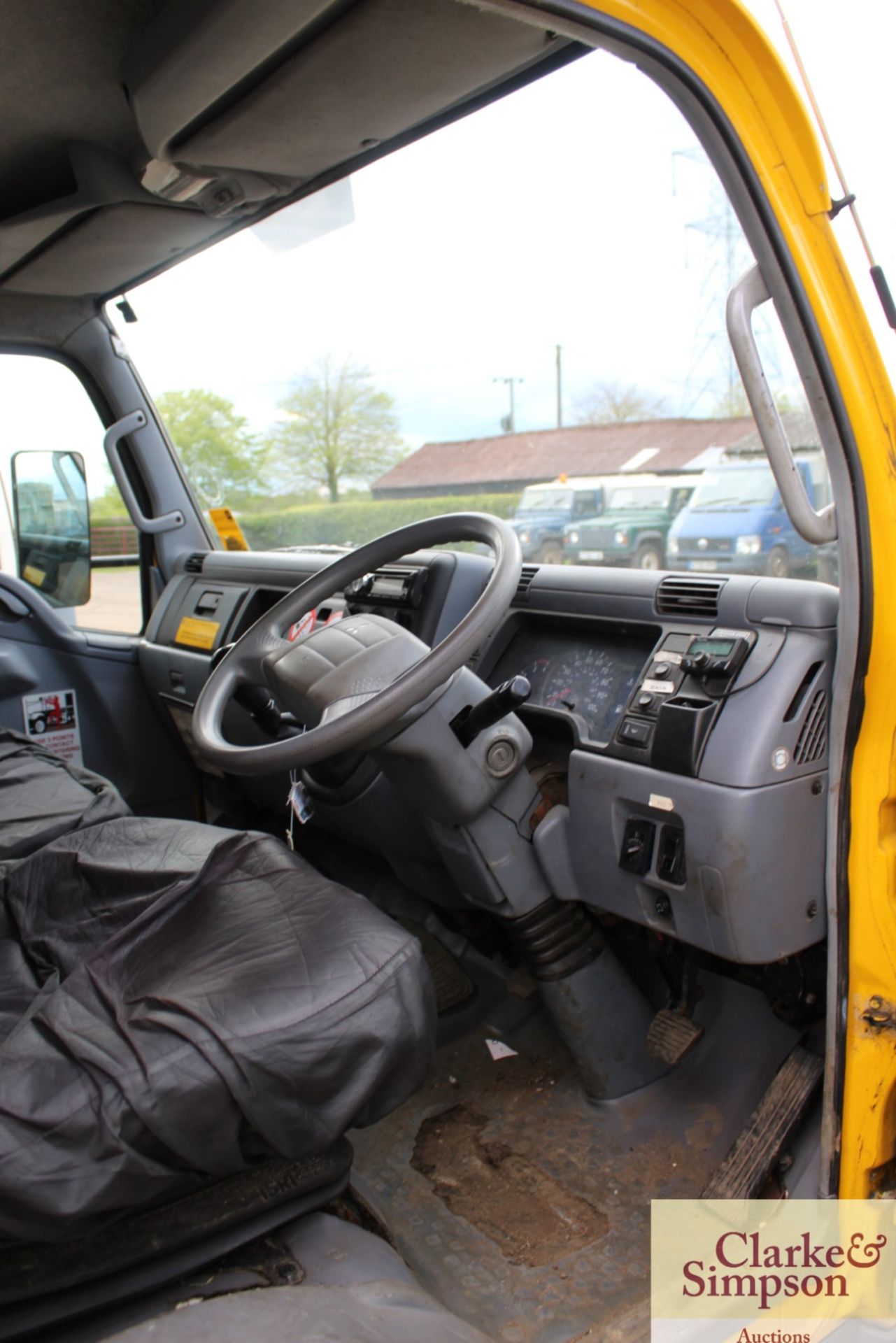 Mitsubishi Canter 7.5T crew cab 4x2 tilt and silde recovery lorry. Registration HX08 XKD. Date of - Image 22 of 30