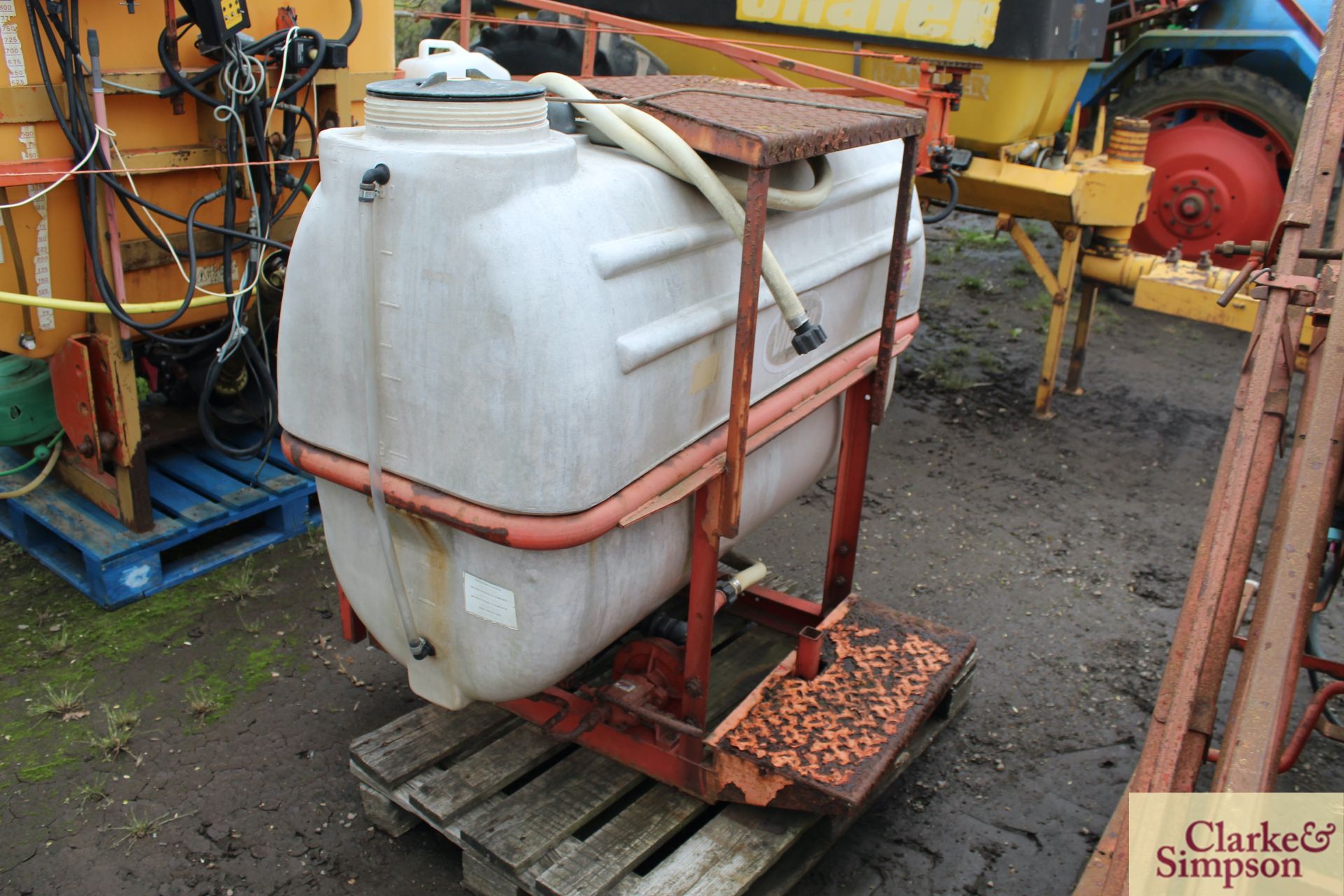 Vicon 630L front tank. With pump and electric valve. * - Image 6 of 8