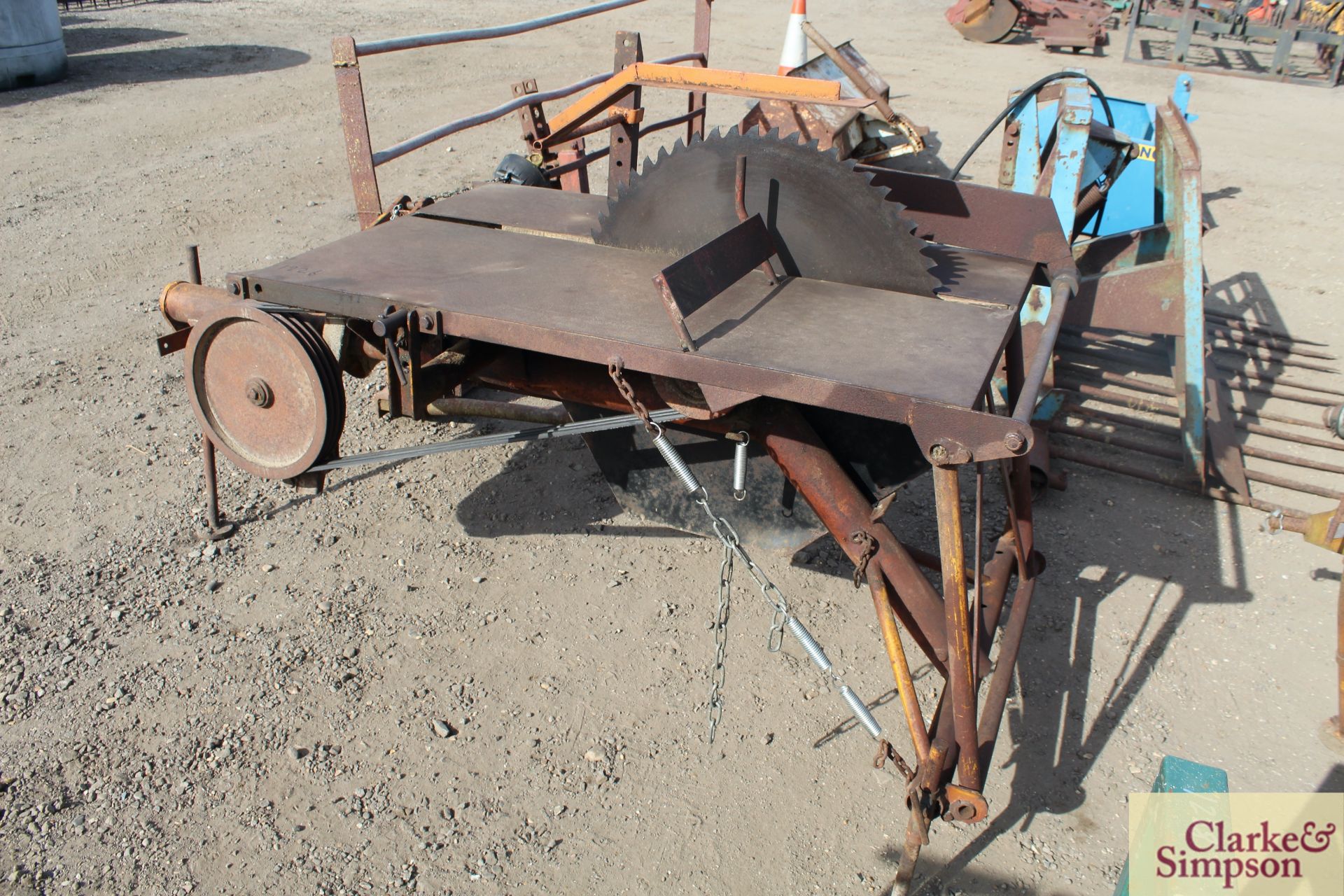 McConnel v-belt drive PTO sawbench. * - Image 2 of 7