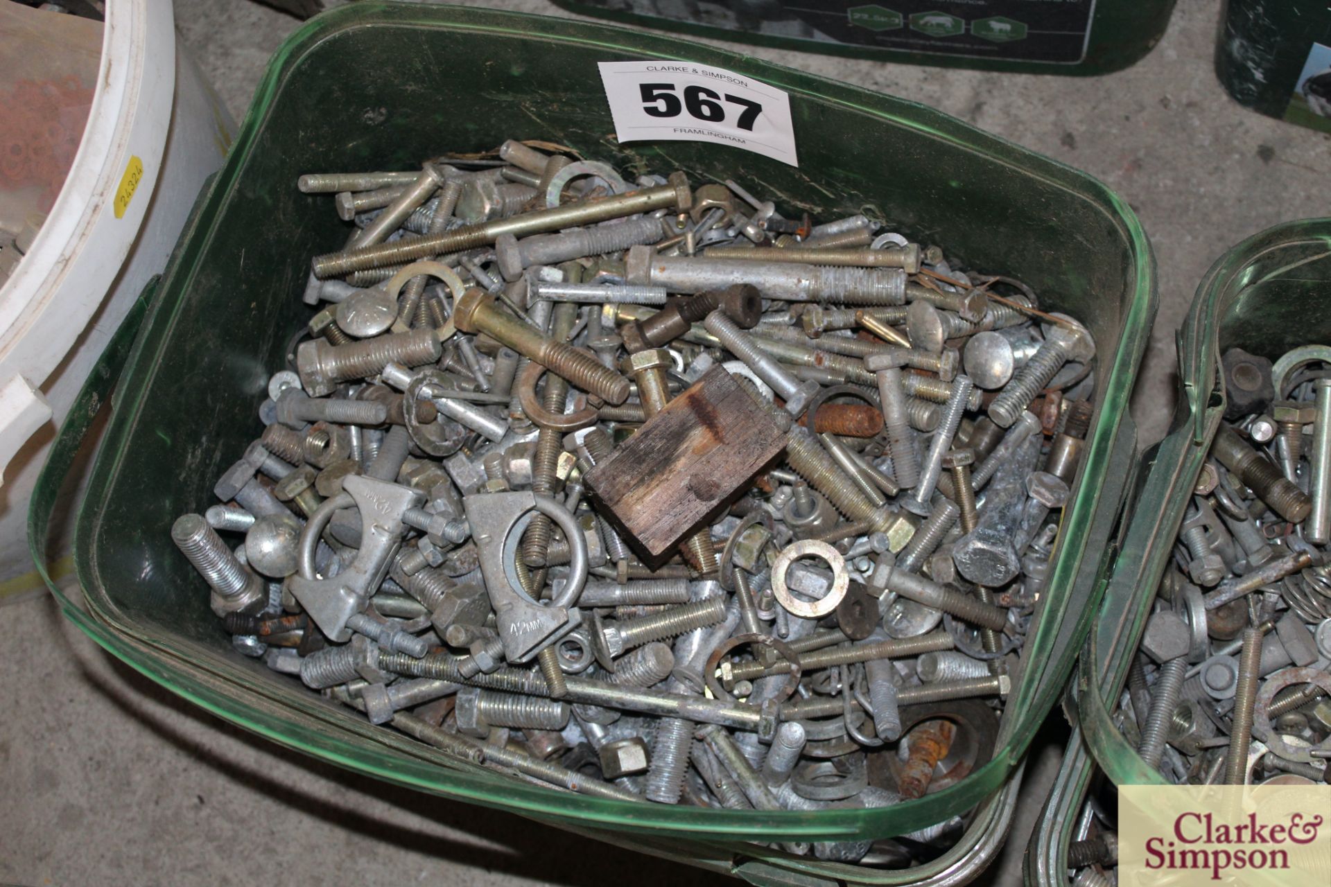 Large quantity of mixed nuts and bolts. * - Image 3 of 3