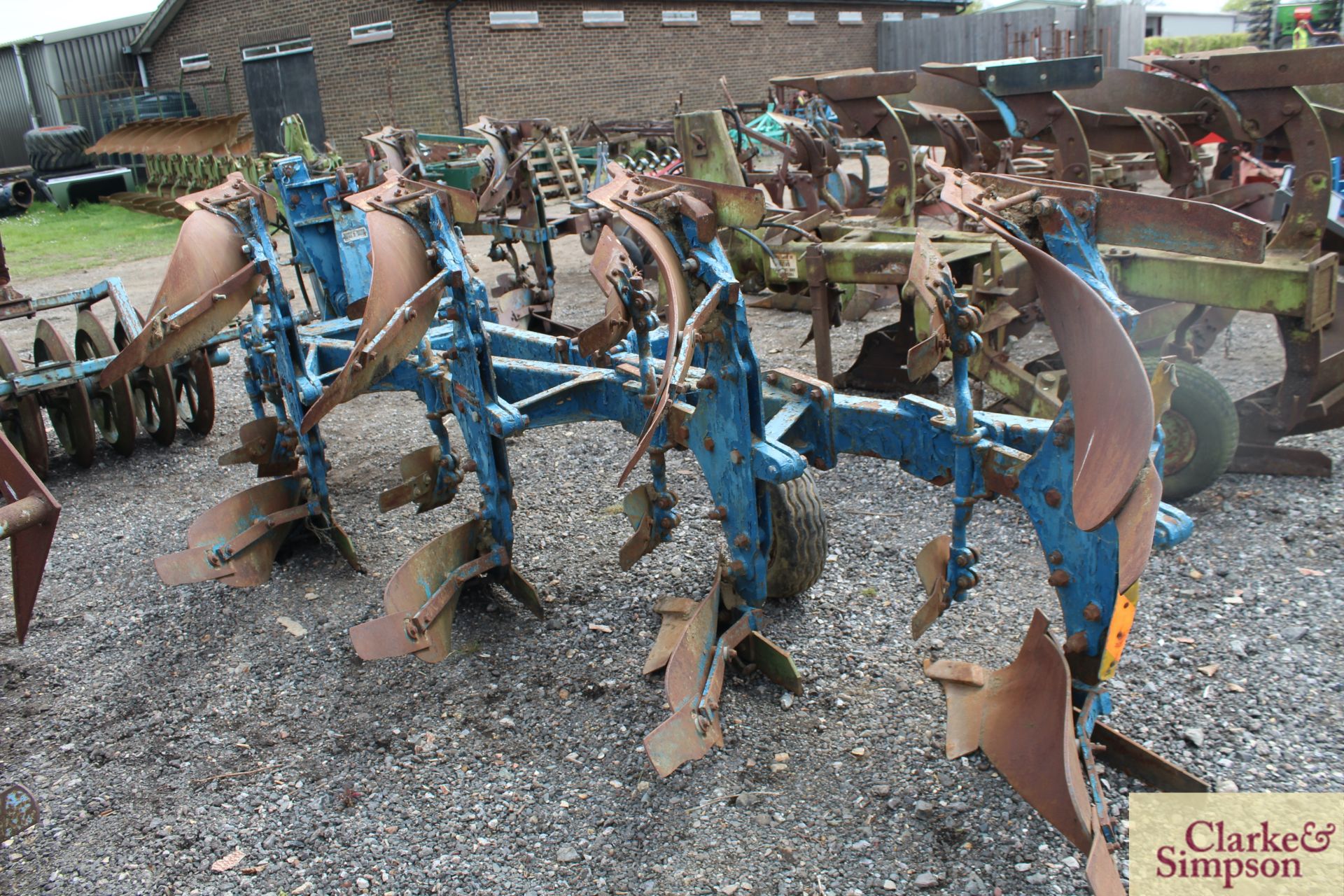 Ransomes TSR 109 3+1F reversible plough. * - Image 4 of 16