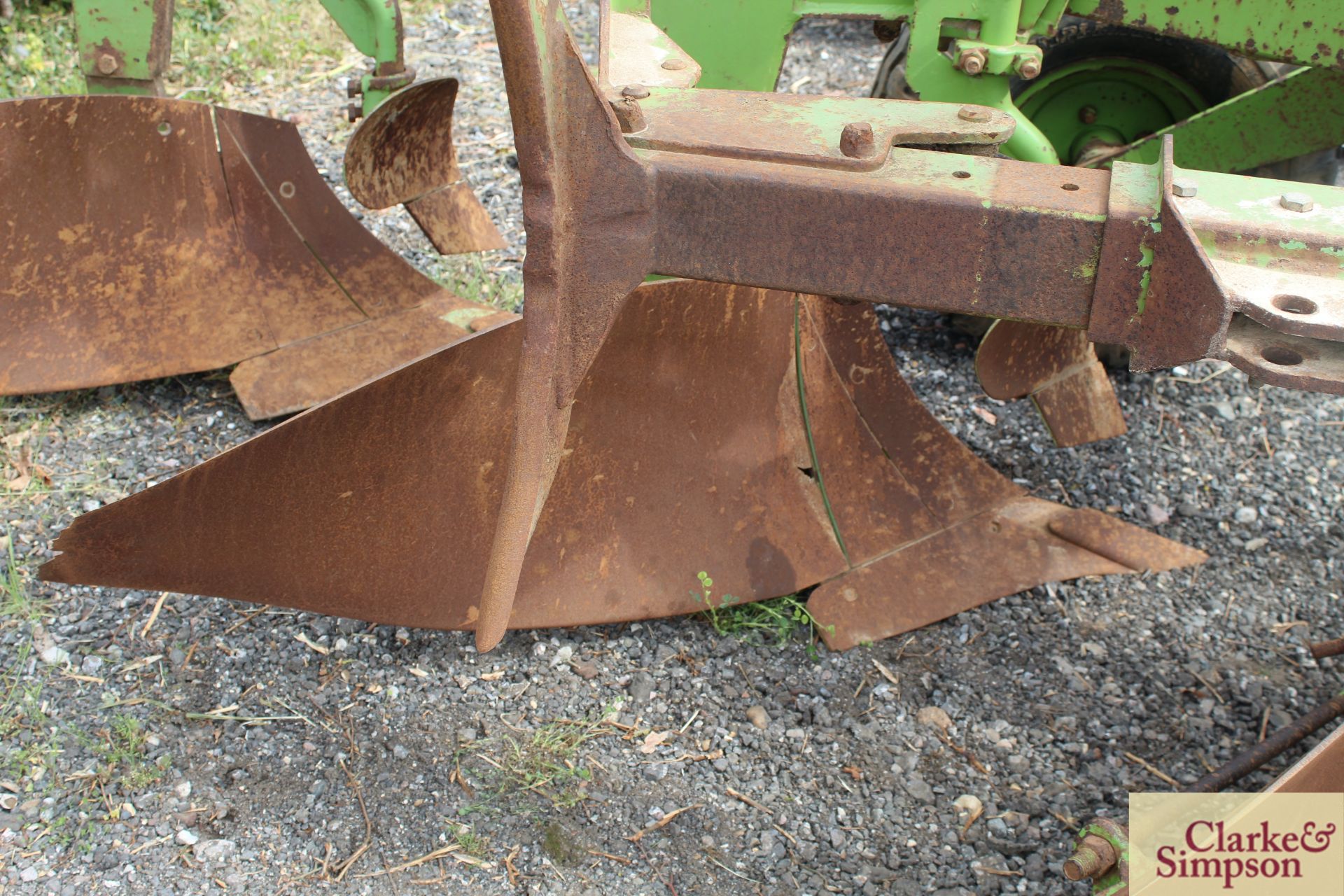 Dowdeswell DP120S 4+1F reversible plough. 1996. * - Image 9 of 20