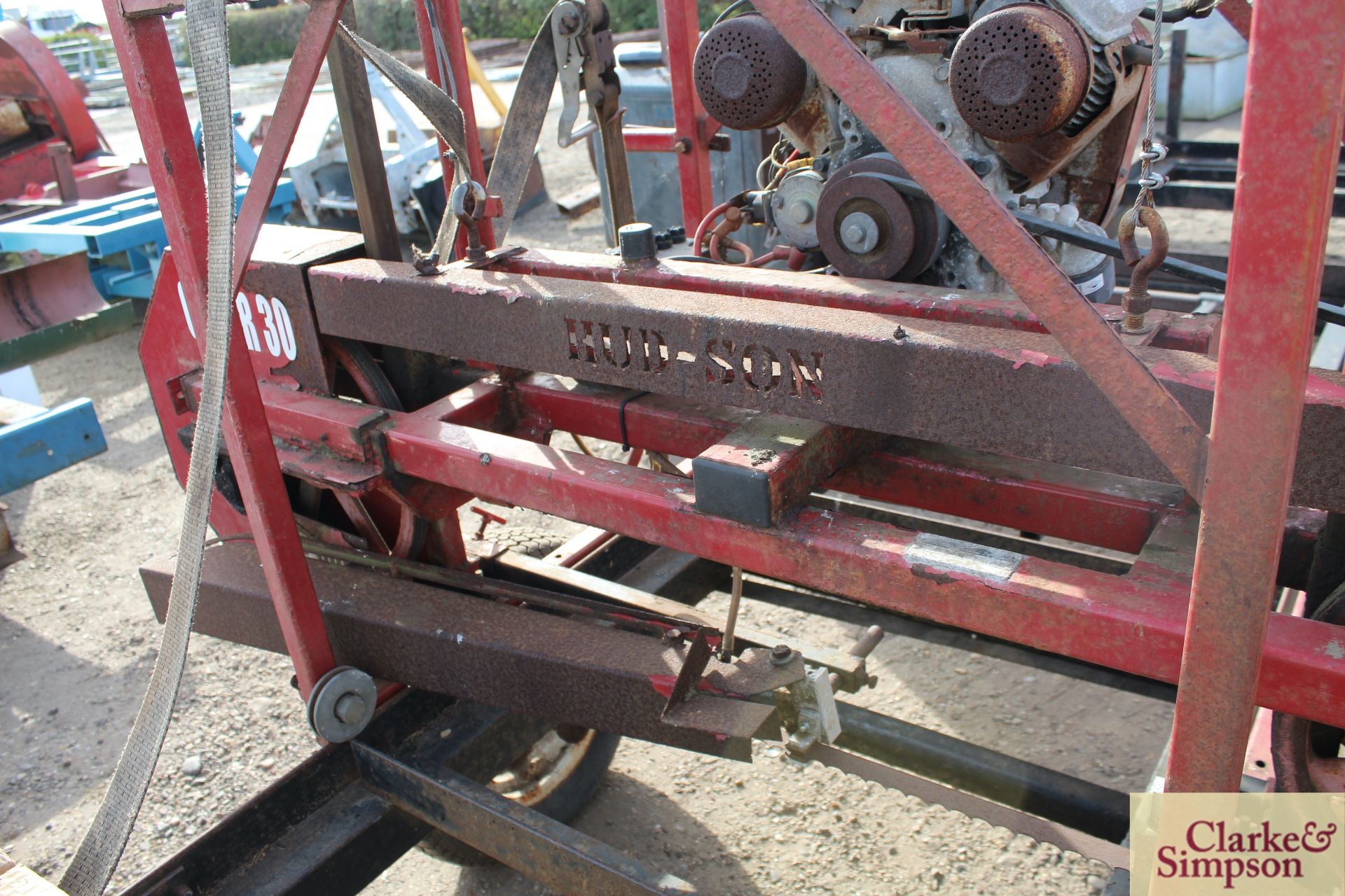 Hud-Son Oscar 30in portable trailer mounted saw mill. With Vanguard V-twin petrol engine. - Image 14 of 14