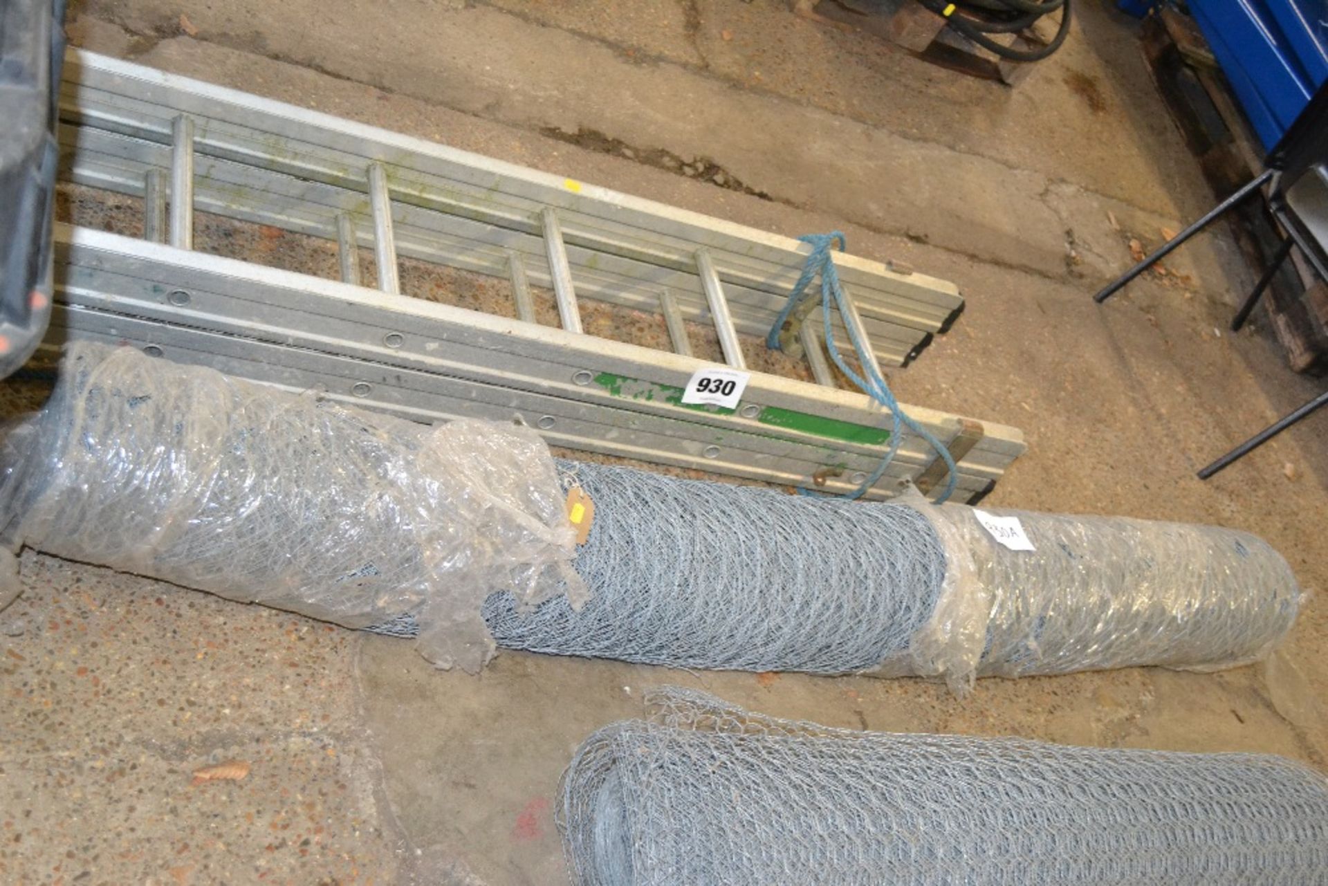 Roll of 6ft chicken wire. - Image 2 of 2