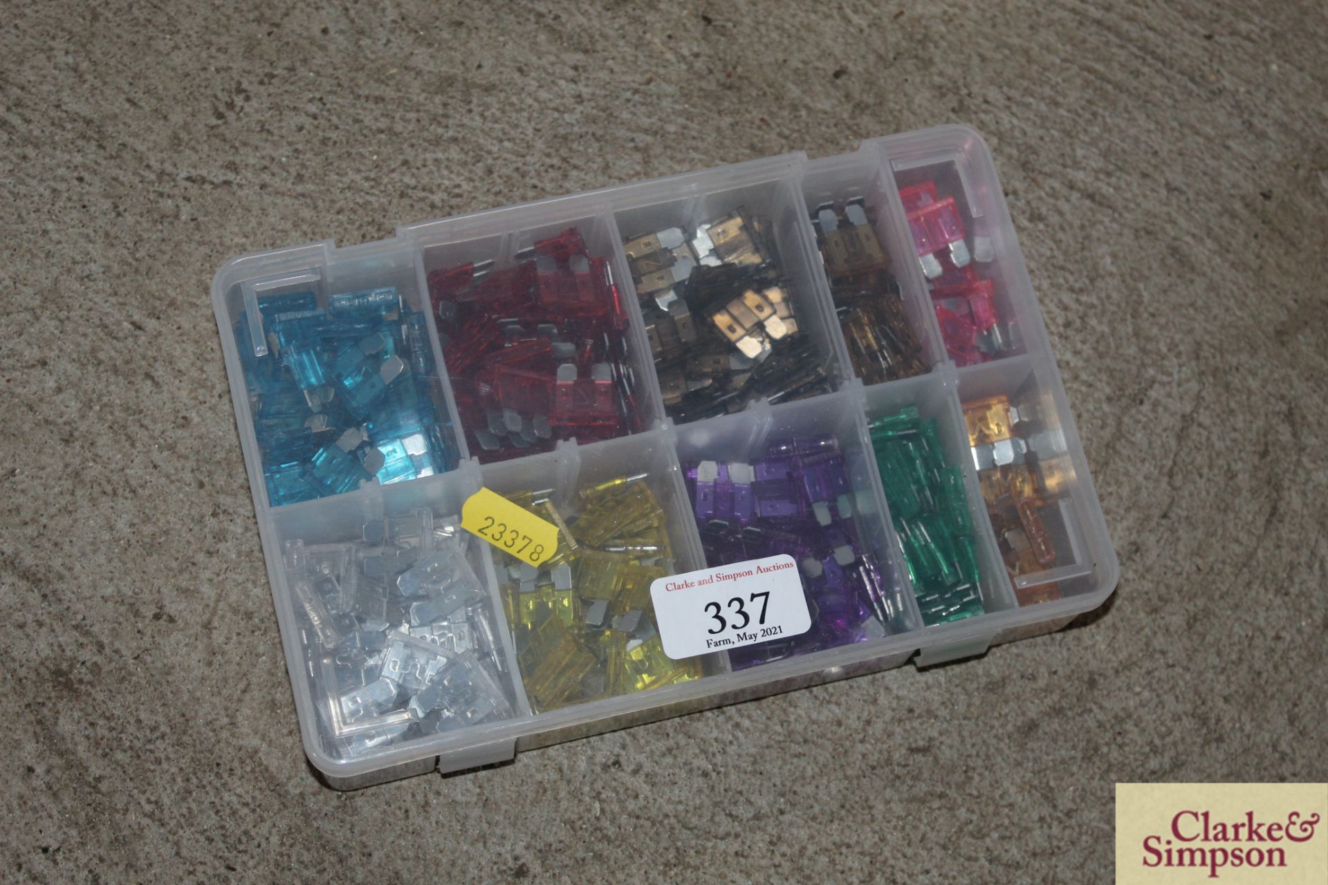 Assorted Blade Fuses (250). *