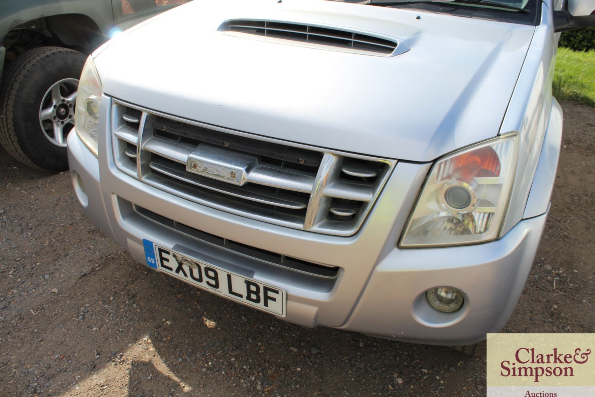 Isuzu Rodeo Denver double cab pickup. Registration EX09 LBF. Date of first registration 03/2009. - Image 8 of 23