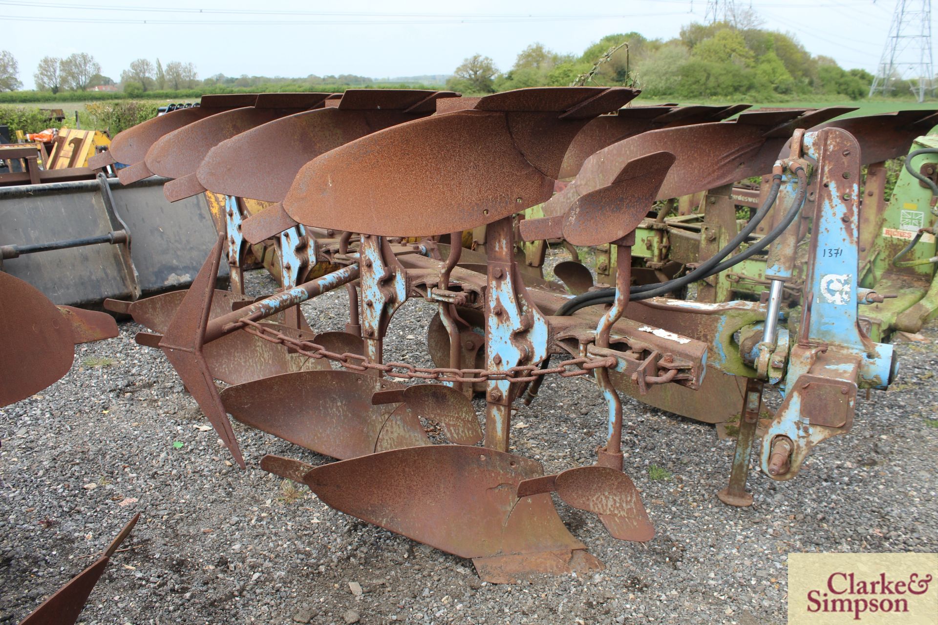 Lemken DL110 3+1F reversible plough. With press arm.