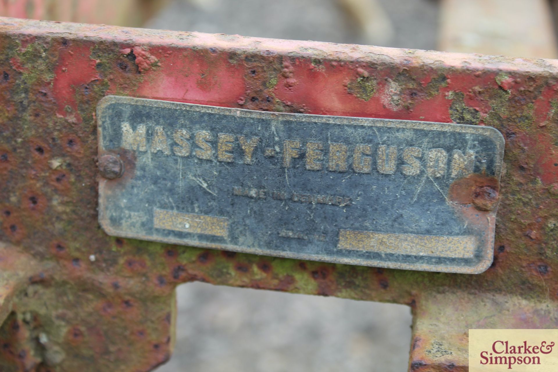 Massey Ferguson hydraulic folding spring tines. * - Image 11 of 11