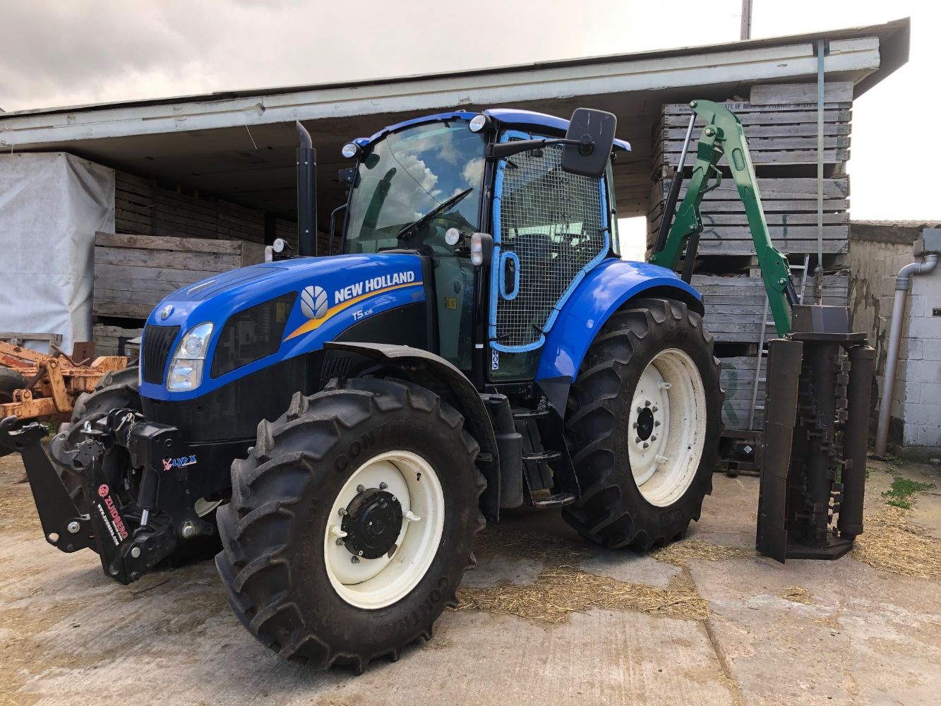 Timed Online Collective Sale of Combine, Tractors, Plant, Vehicles, Machinery and Spares