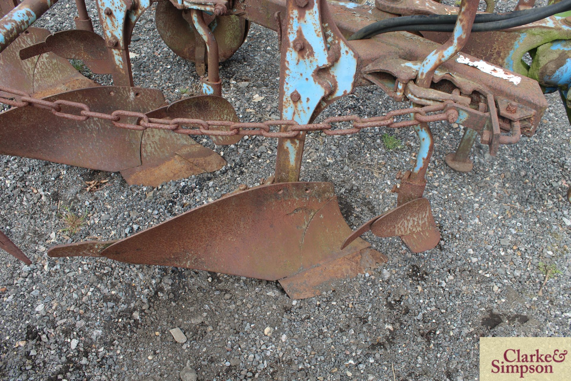 Lemken DL110 3+1F reversible plough. With press arm. - Image 9 of 12