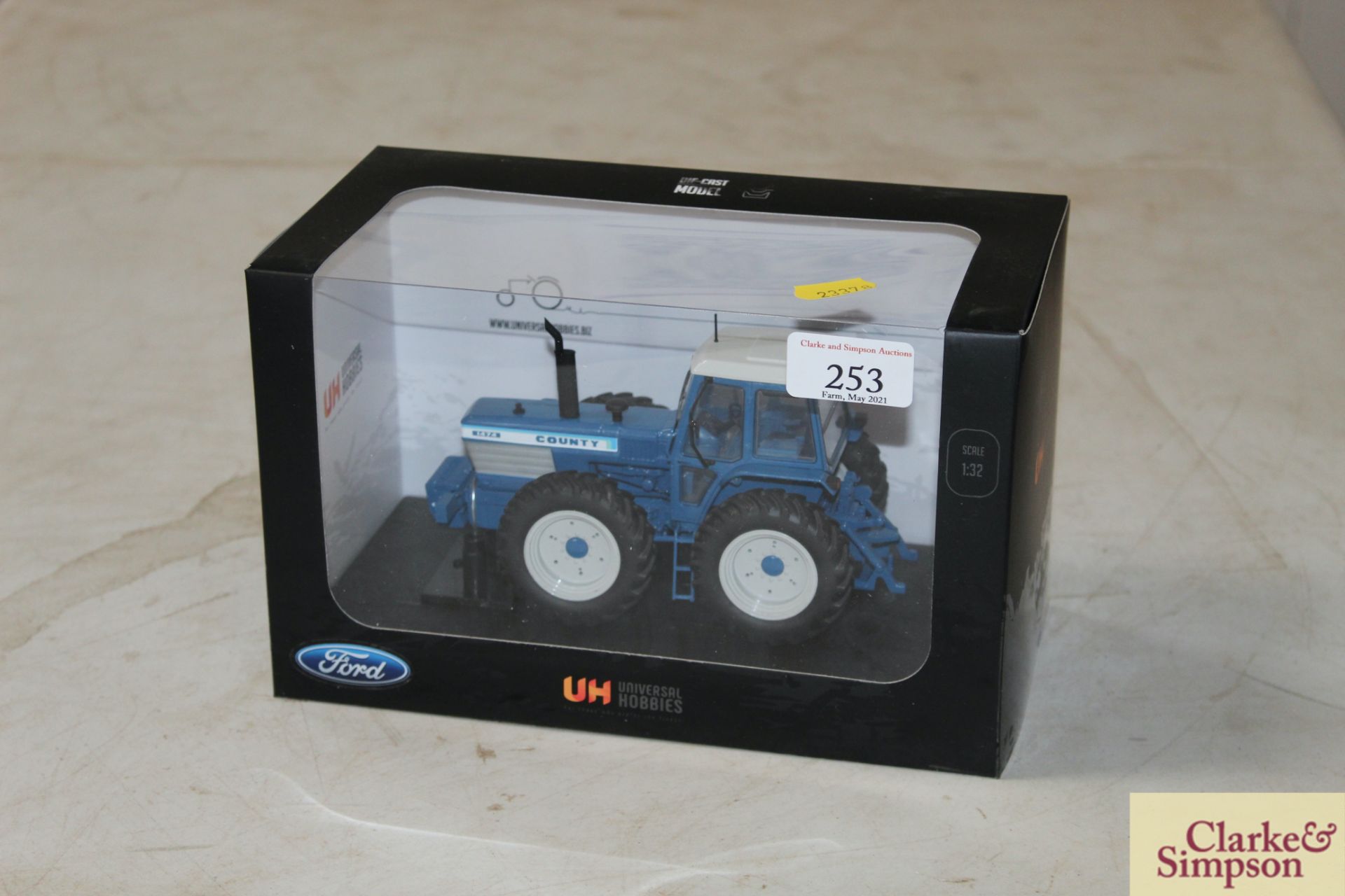 UH County 1474 Tractor 1/32 scale. *