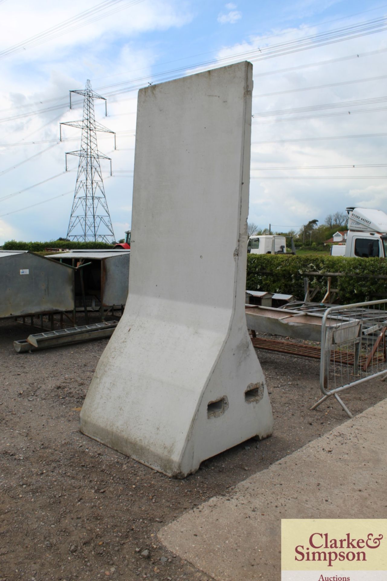 15x Taperbloc XL 3m concrete section A-frame walling. Remainder to be collected from Sibton. Loading - Image 2 of 6