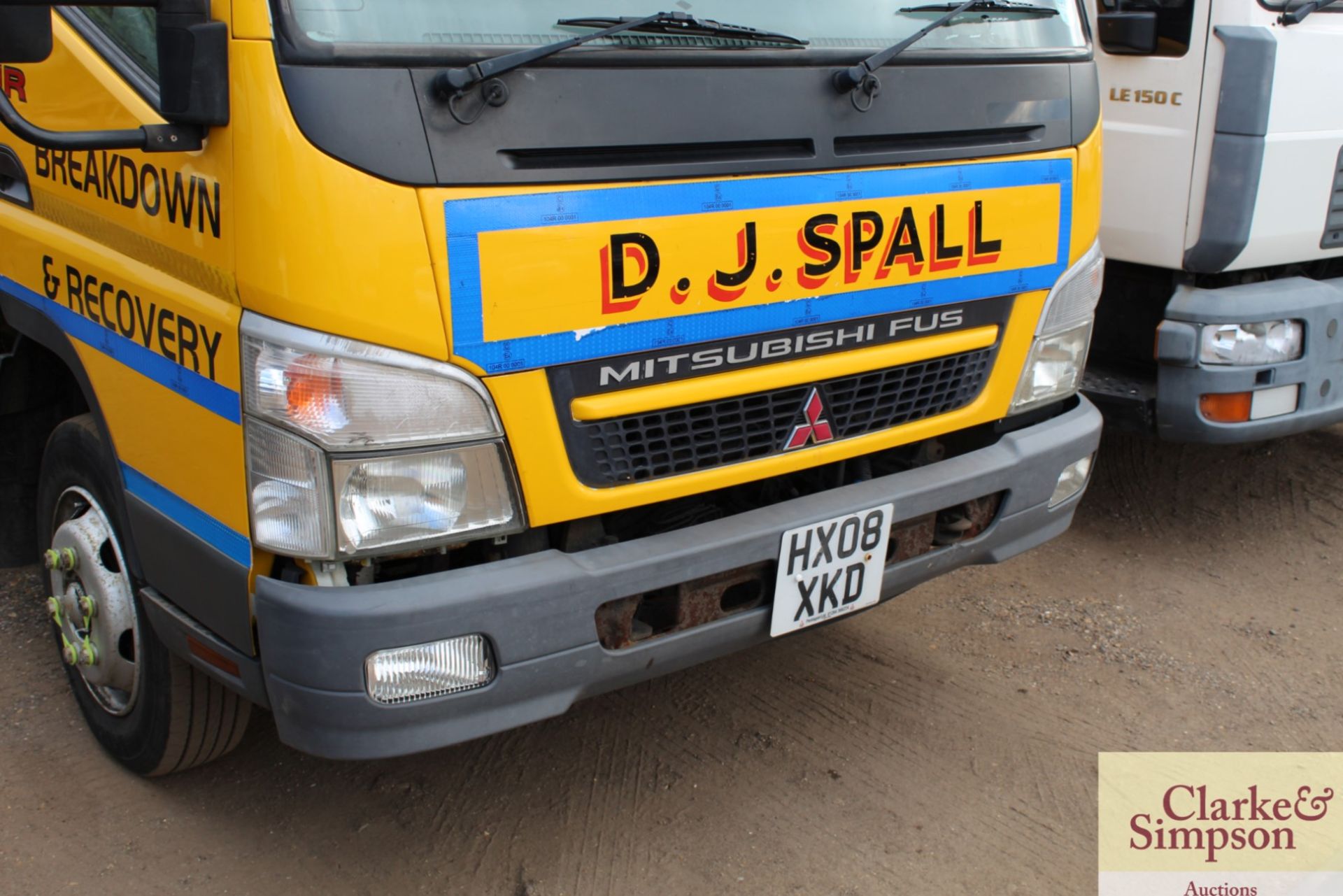 Mitsubishi Canter 7.5T crew cab 4x2 tilt and silde recovery lorry. Registration HX08 XKD. Date of - Image 5 of 30