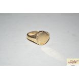 A 9ct gold signet ring