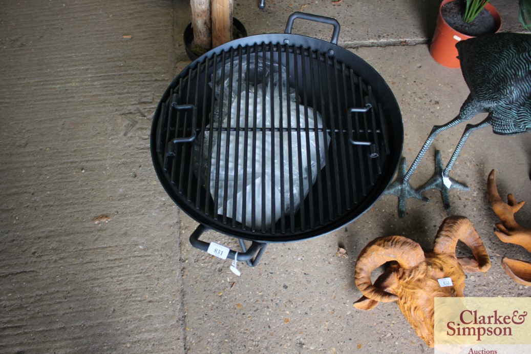 A fire pit/barbeque (24)