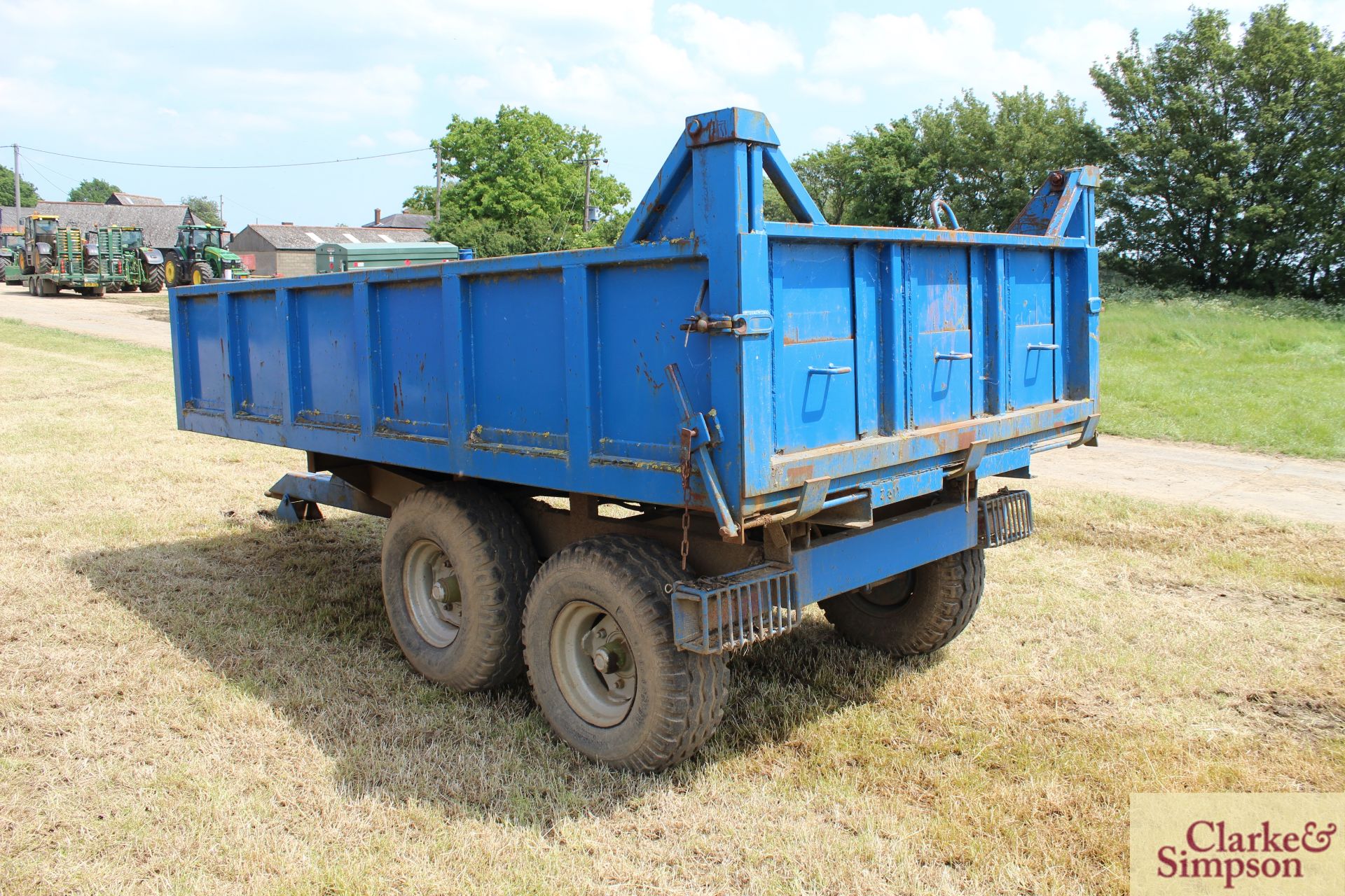 c. 8T farm made twin axle tipping trailer. LH - Image 3 of 12