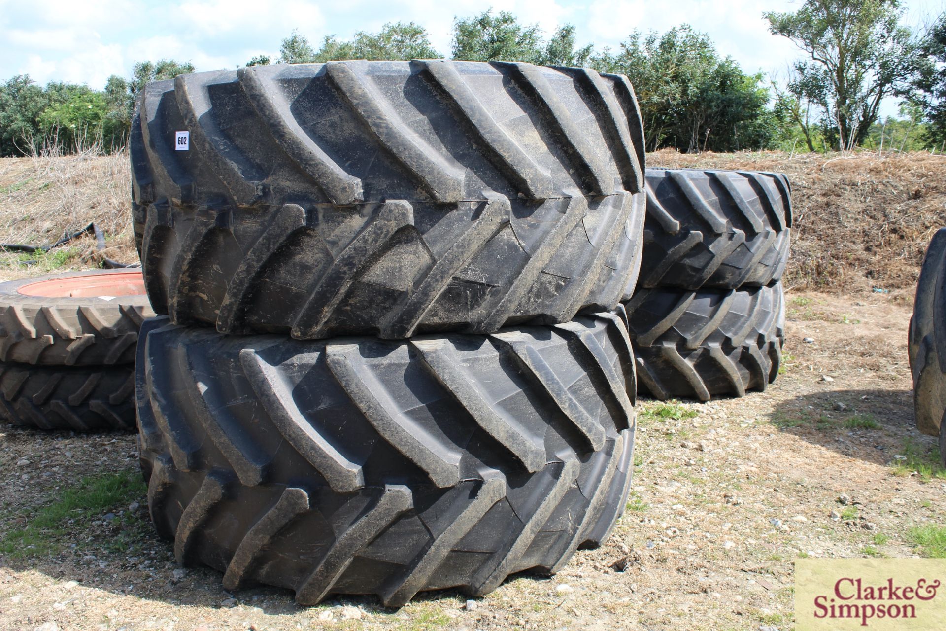 Set of flotation wheels and tyres to fit Claas. Comprising 900/60R42 rears @ 80% and 710/60R34