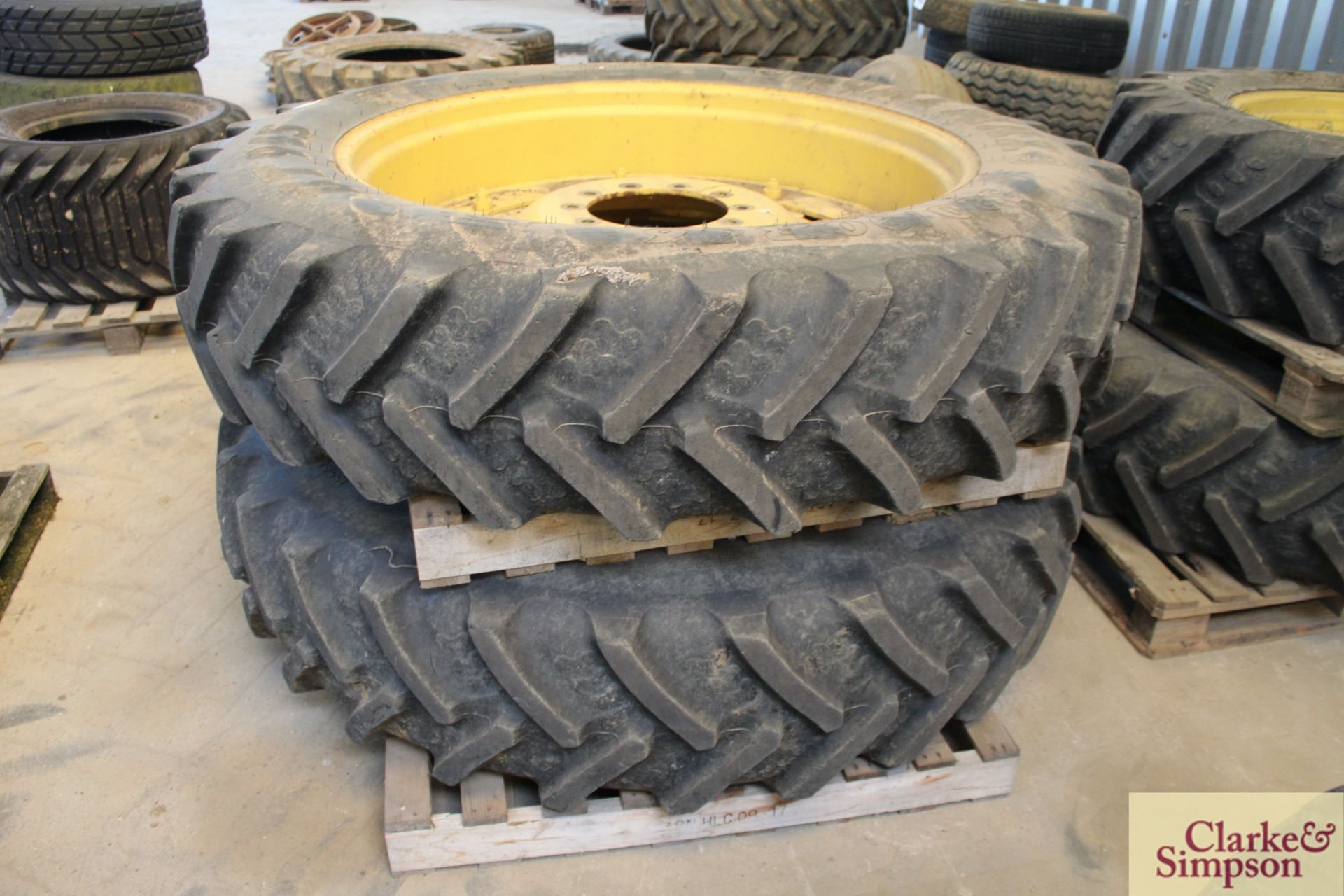 Set of row crop wheels and tyres to fit John Deere - Image 6 of 6