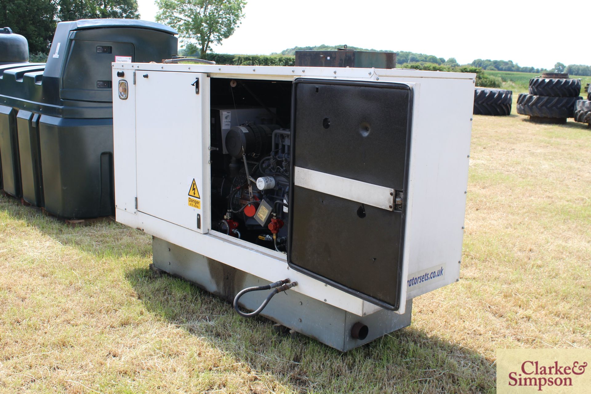 Three Phase skid mounted generator. Deutz diesel engine. No keys. LH - Image 3 of 9