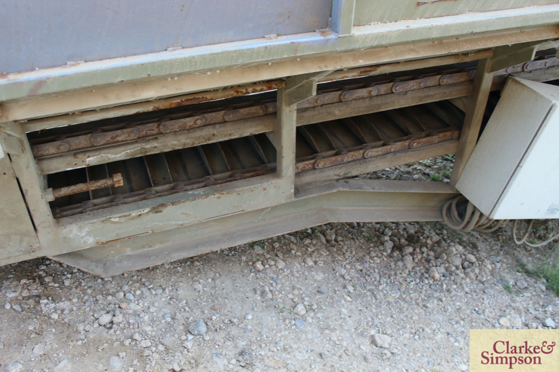 Herbert System 1200 grader with spiral cleaners and four person picking off table. LM - Image 6 of 16