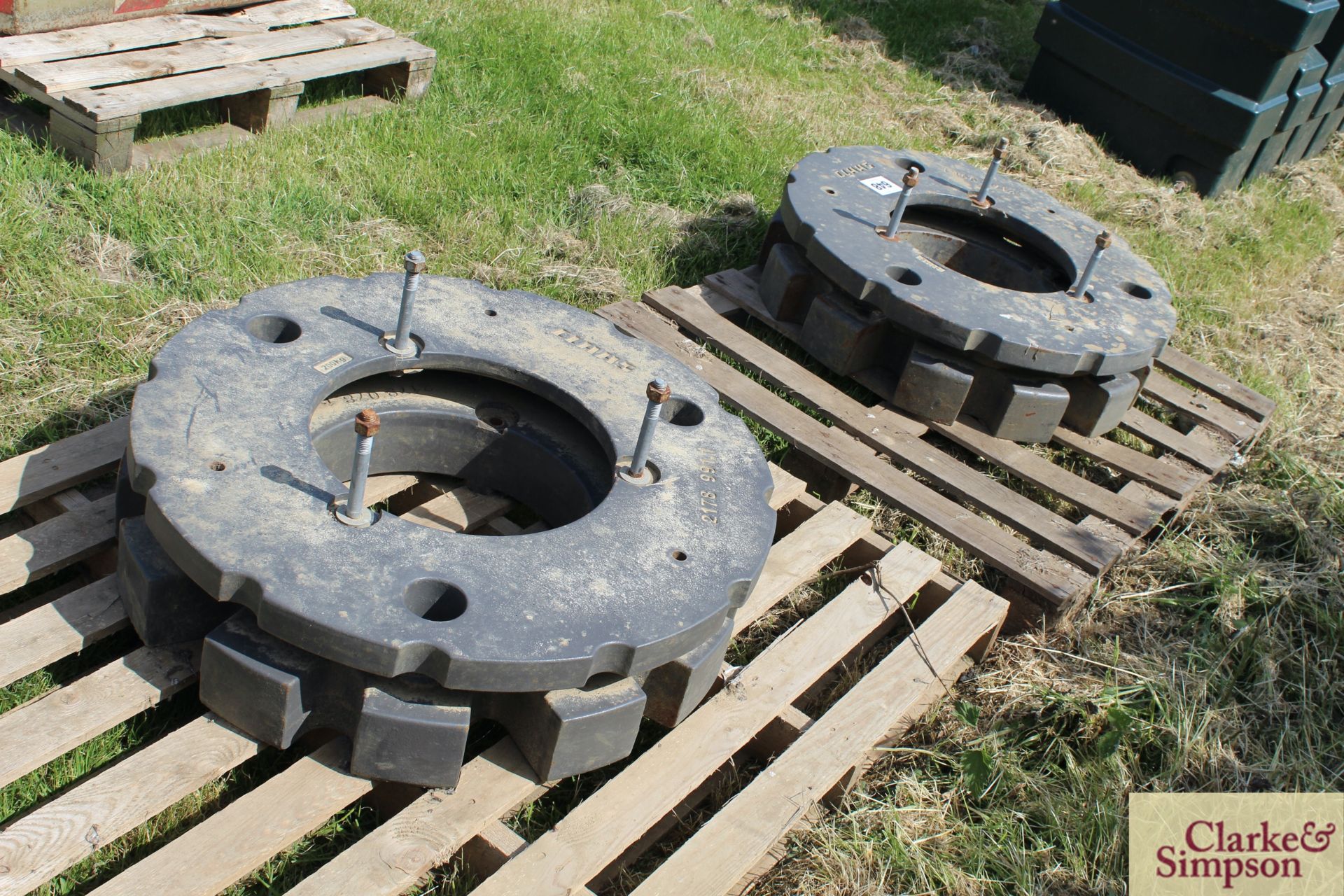 Pair of Claas rear wheel weights. LV - Image 3 of 6