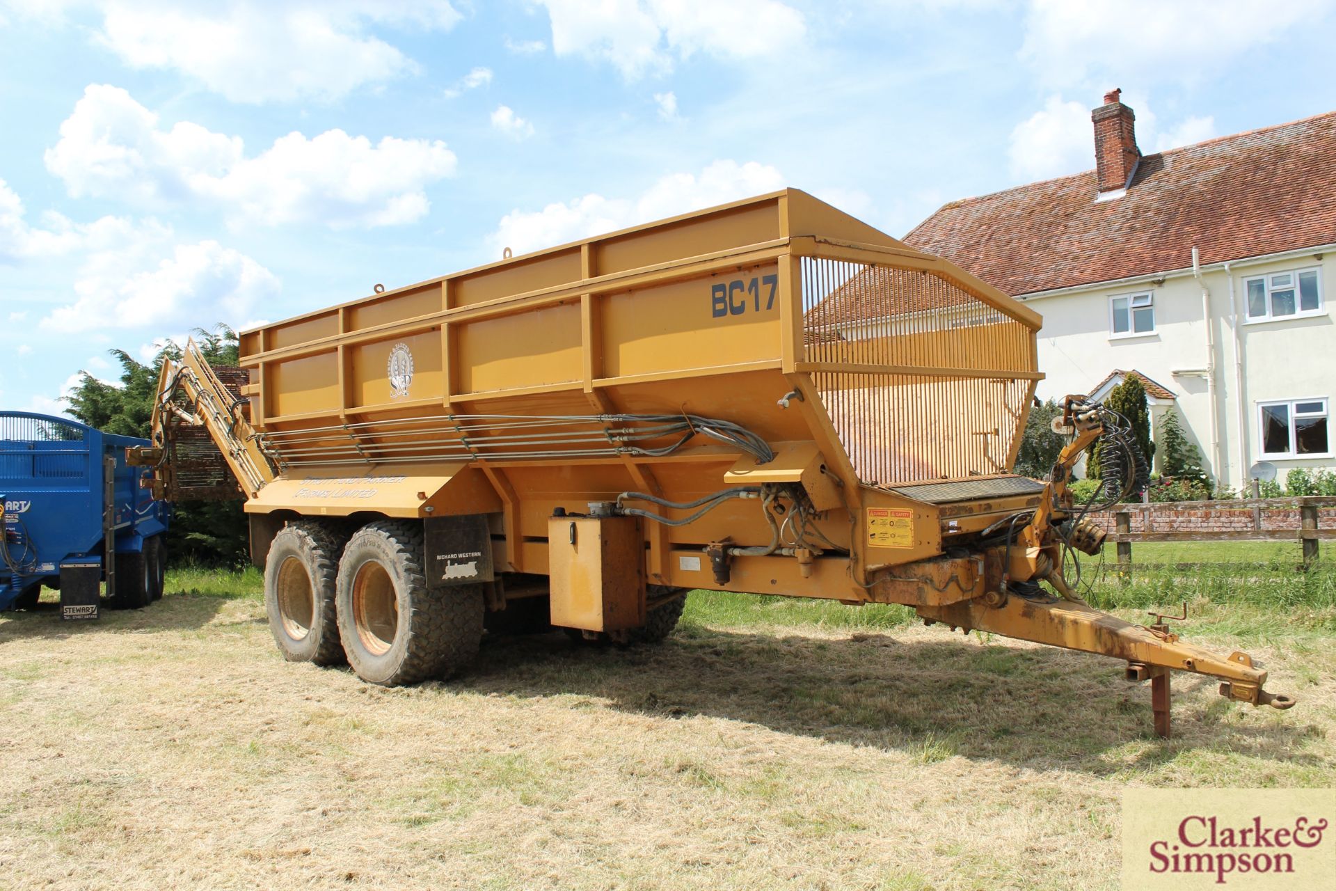 Richard Western BC17 18T twin axle sugar beet chaser. Serial number 15032. With rear unloading