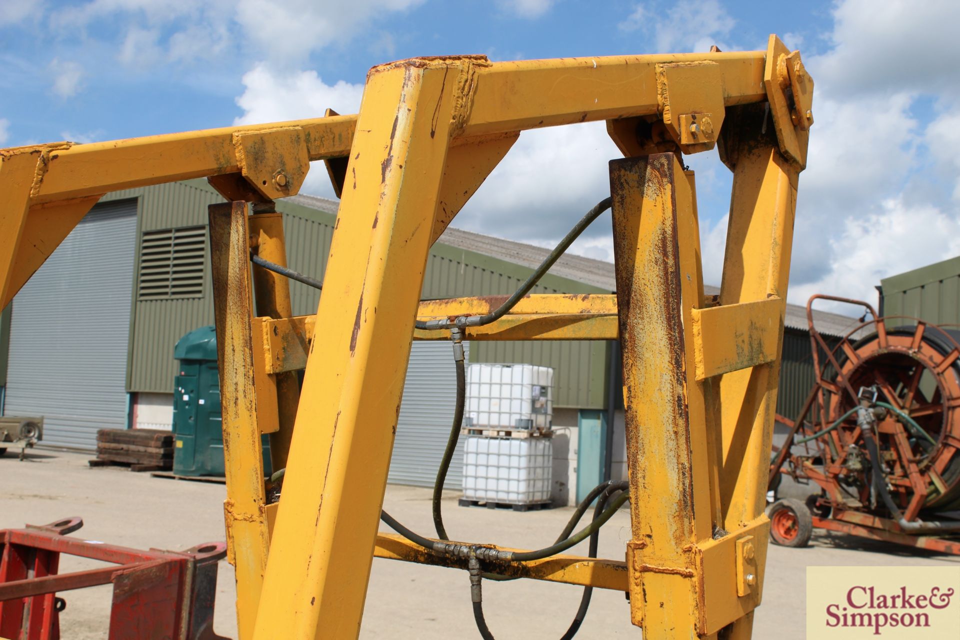 Farm made big bale spike with top squeeze. Matbro cone and pin brackets. LV - Image 7 of 8